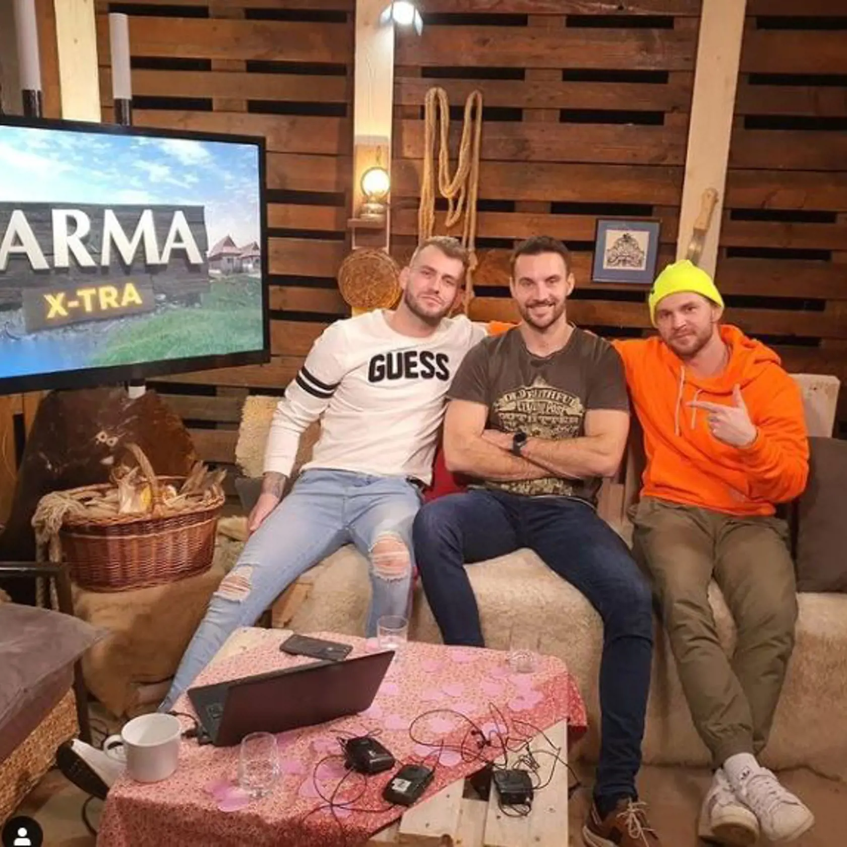 Aj Heňo a Lukáš natáčali na druhý deň Farmu Extra.