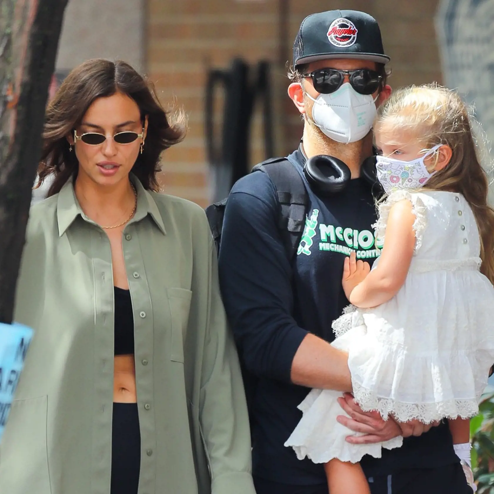 Bradley Cooper a Irina Shayk opäť spolu na prechádzke.