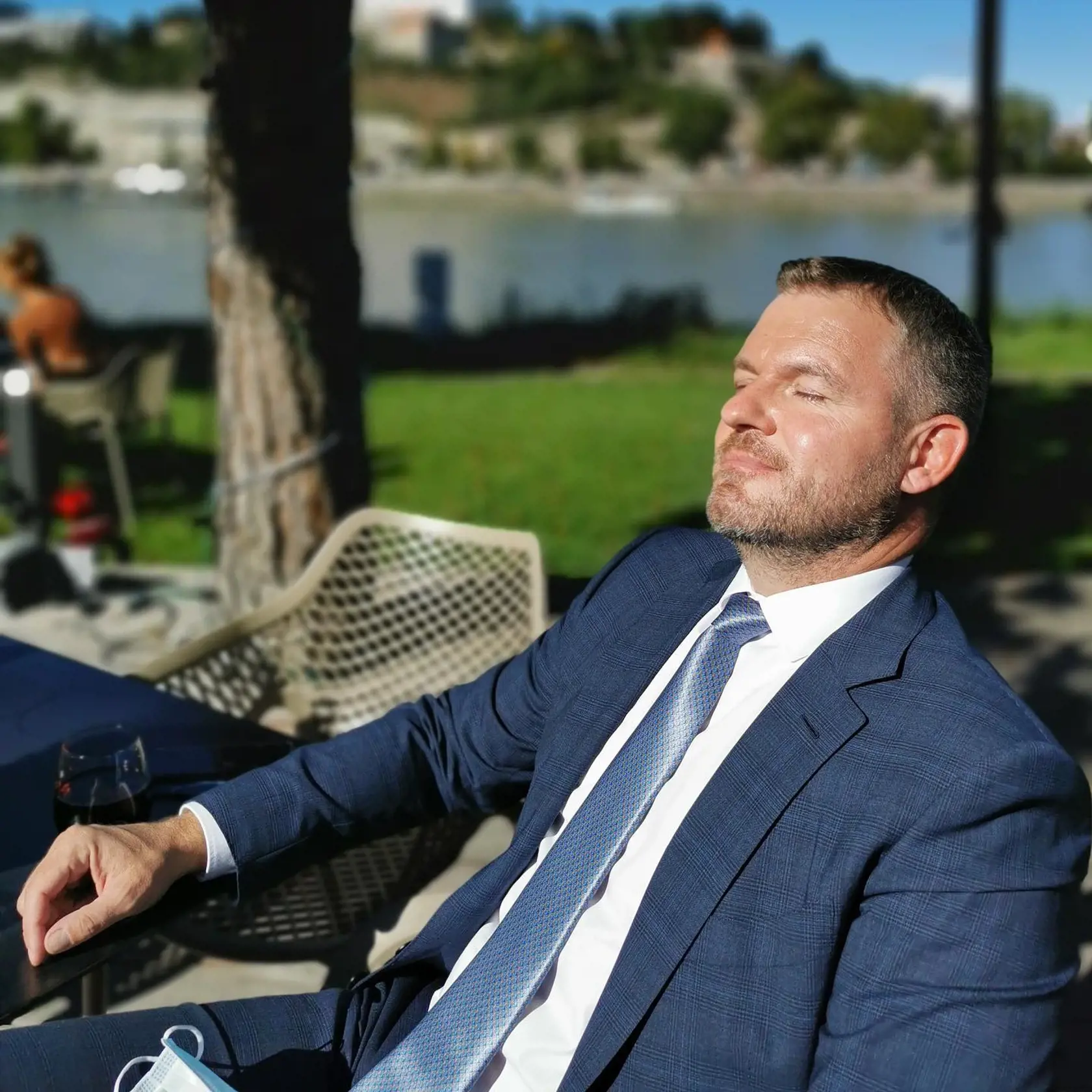 Peter Pellegrini si užíva prvé jarné dni.