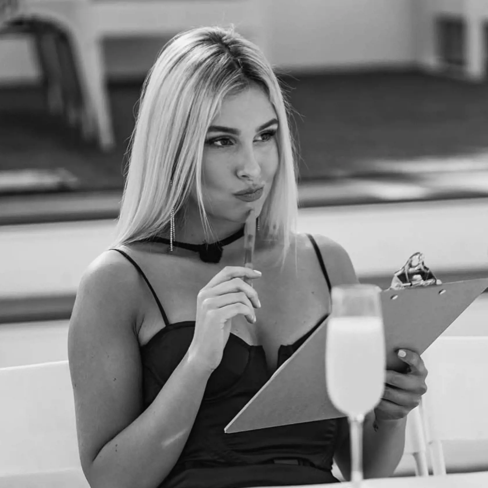 Lucia k čiernobielej fotke napísala poriadne drsné priznanie.