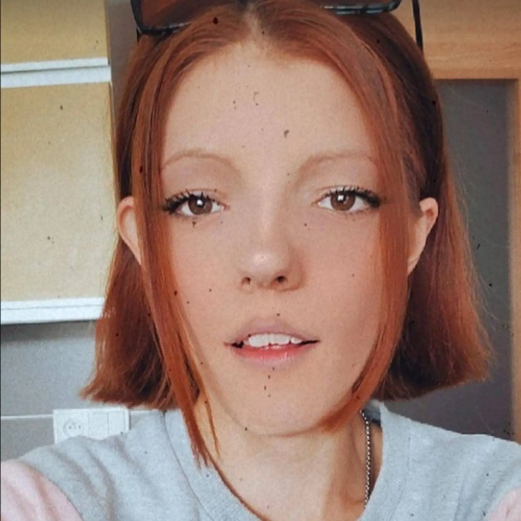 Shopaholicadel sa prezentuje rôznymi fotkami.