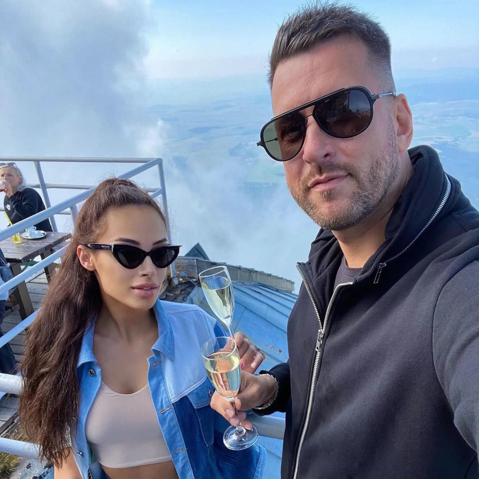 Exmanžel Veroniky Nízlovej randí s mladučkou kráskou! Jeho NOVÁ láska je o 16 ROKOV mladšia, Fú