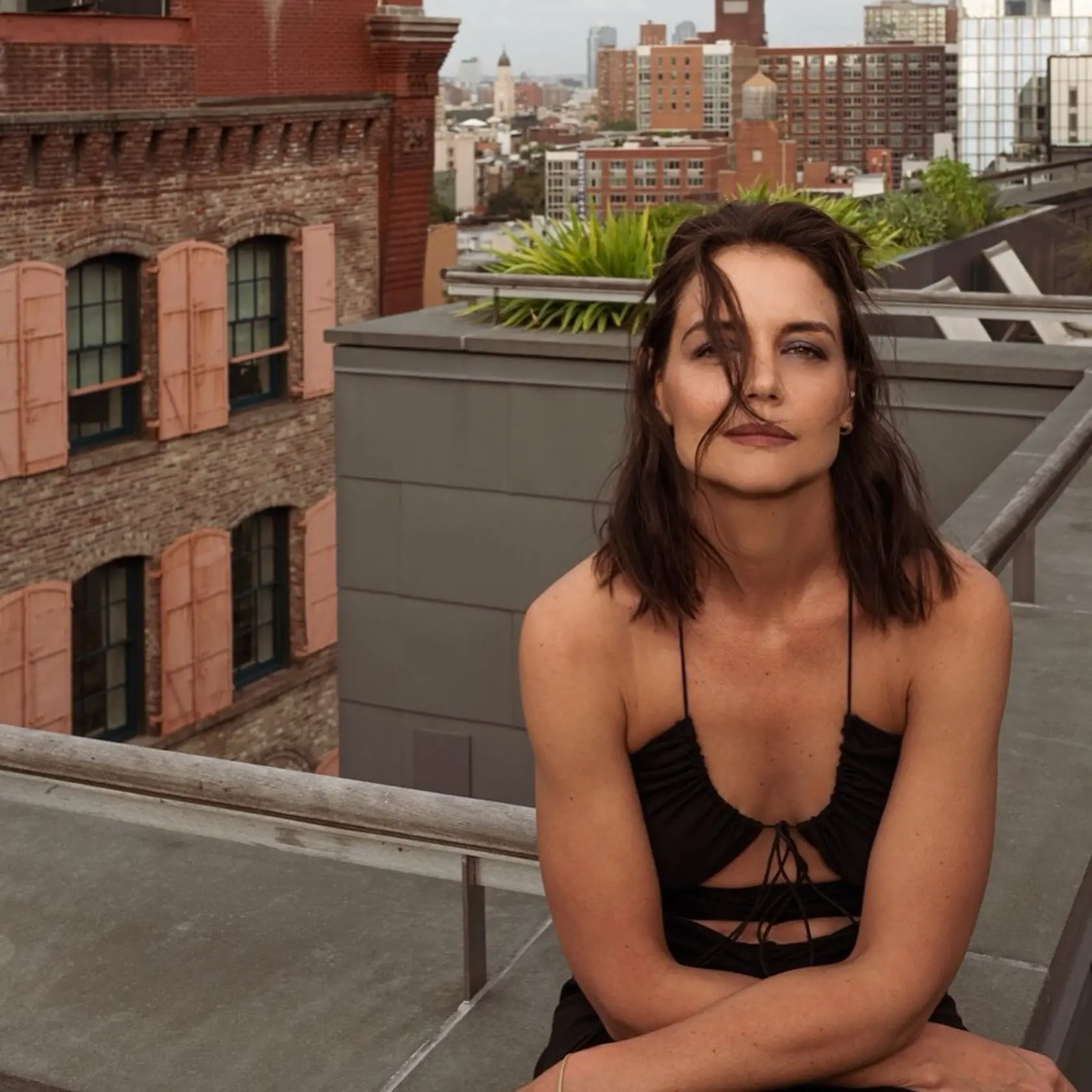 Do krásy dospela aj predstaviteľka seriálovej Joey, herečka Katie Holmes (42), ktorá bola niekoľko rokov vydatá za herca Toma Cruisa, s ktorým má aj svoju jedinú dcéru Suri. Napriek tomu, že na Katie už vidieť známky starnutia, stále patrí medzi najkrajšie herečky Hollywoodu.
