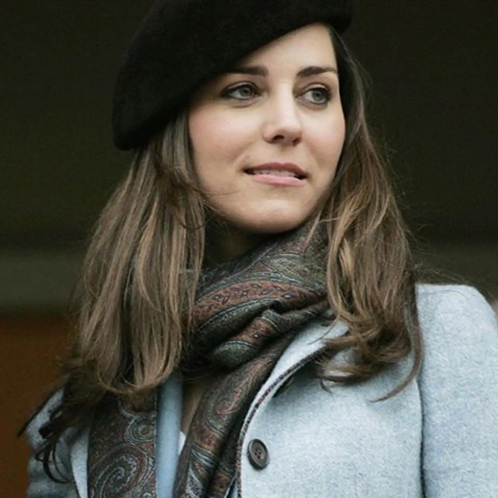 William a Kate spolu randili dlho, no princ sa akosi k žiadosti o ruku nemal. Kate tak prischla prezývka "čakajúca Kate".