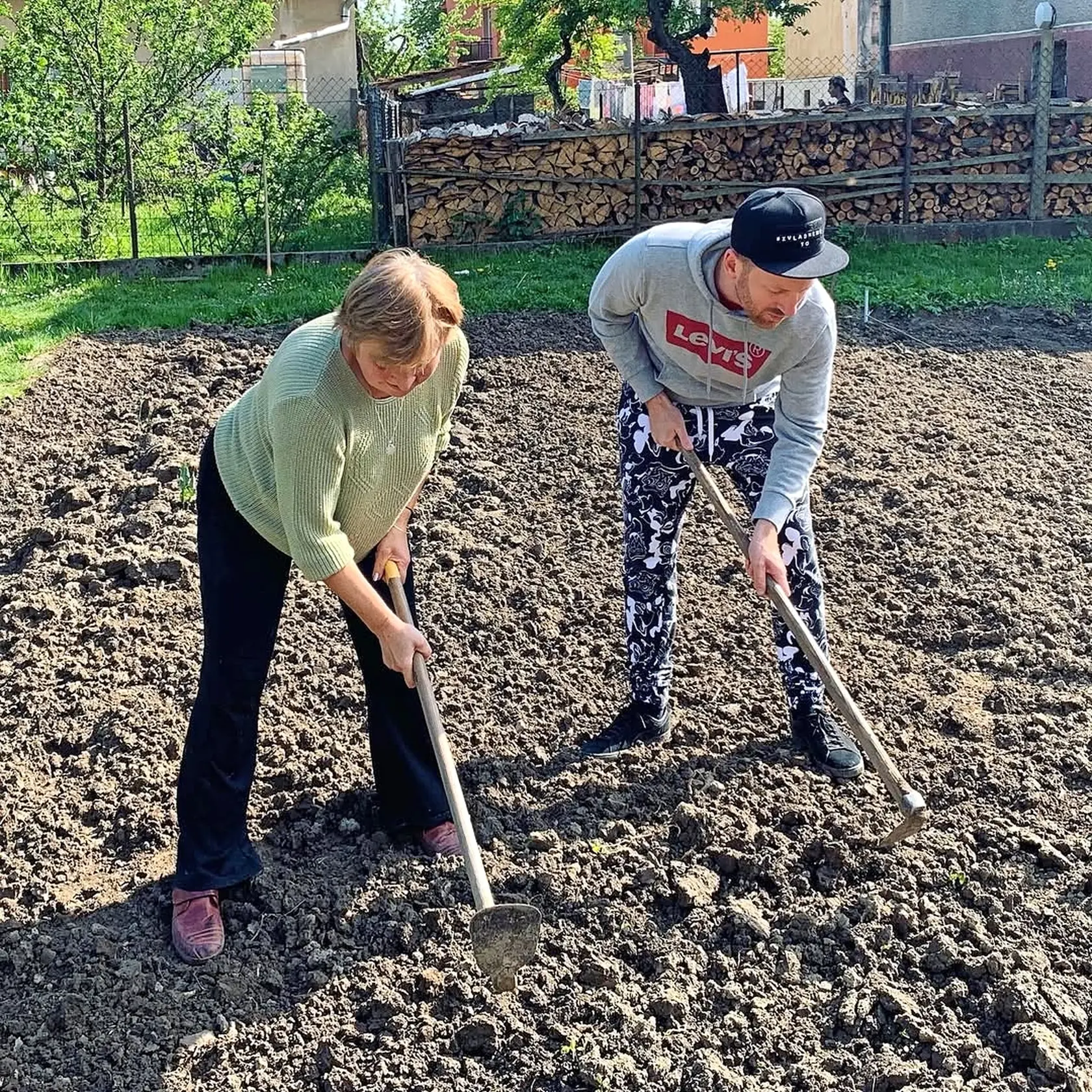 Milovaná mama spevákovi nesmierne chýba.