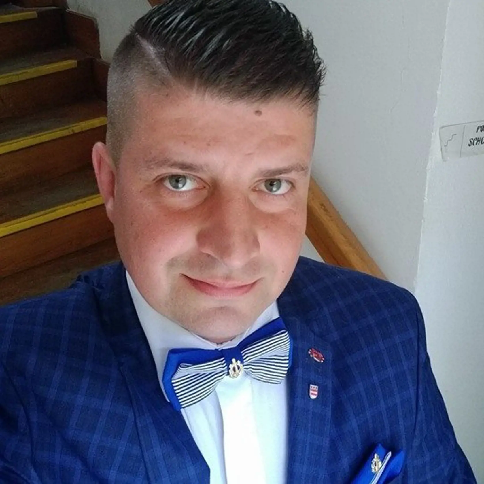 Rudolf Dupkala je obľúbeným prešovským poslancom, v komunikácii s voličmi na sociálnej sieti sa podpisuje heslom: Váš poslanec, sedem dní v týždni. No na jeho vyjadrenie si máme počkať do piatku. 