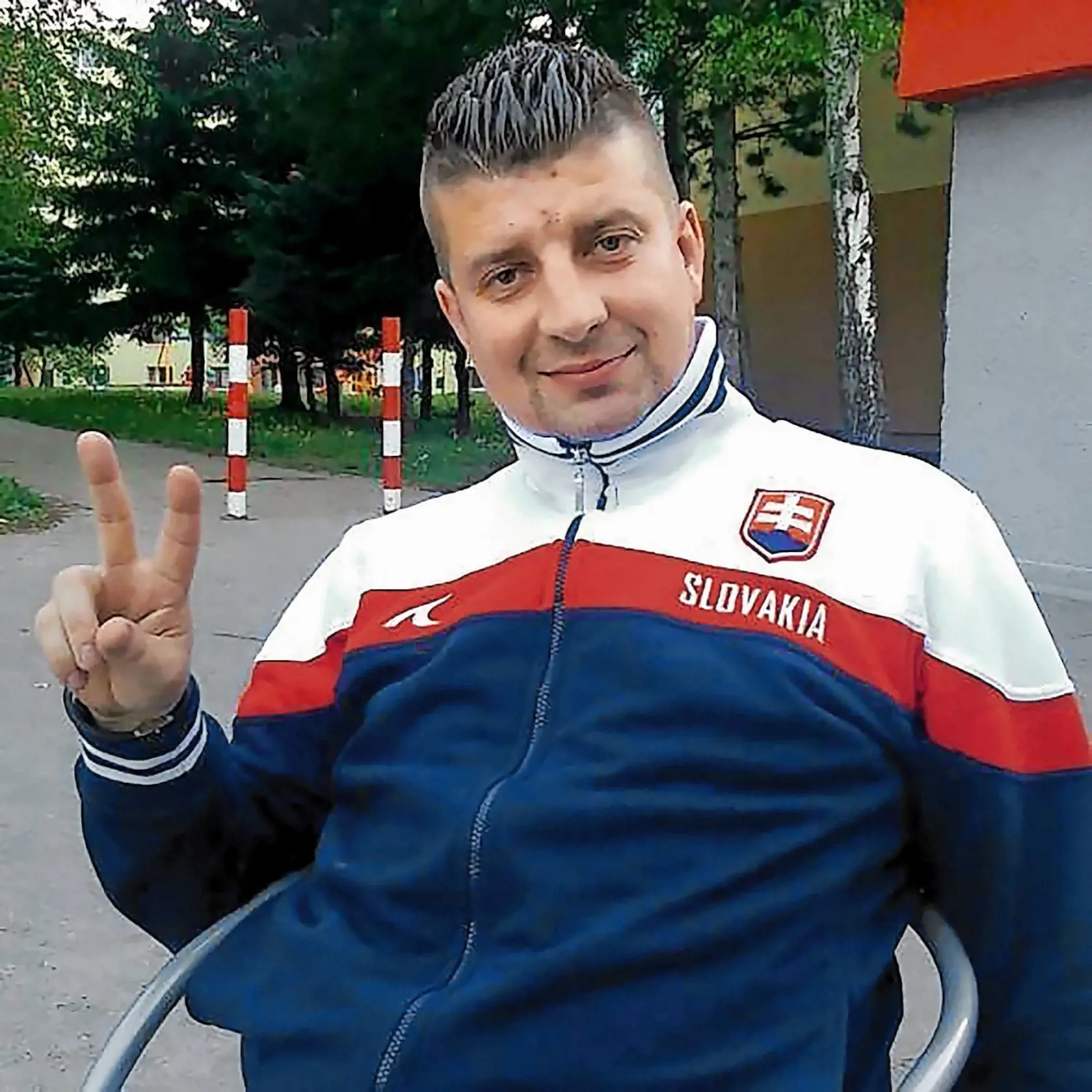 NIČ SA NEDEJE
Rudolf Dupkala
sa vyhrážal, že
kolegu „rozbije
na šrot“.
