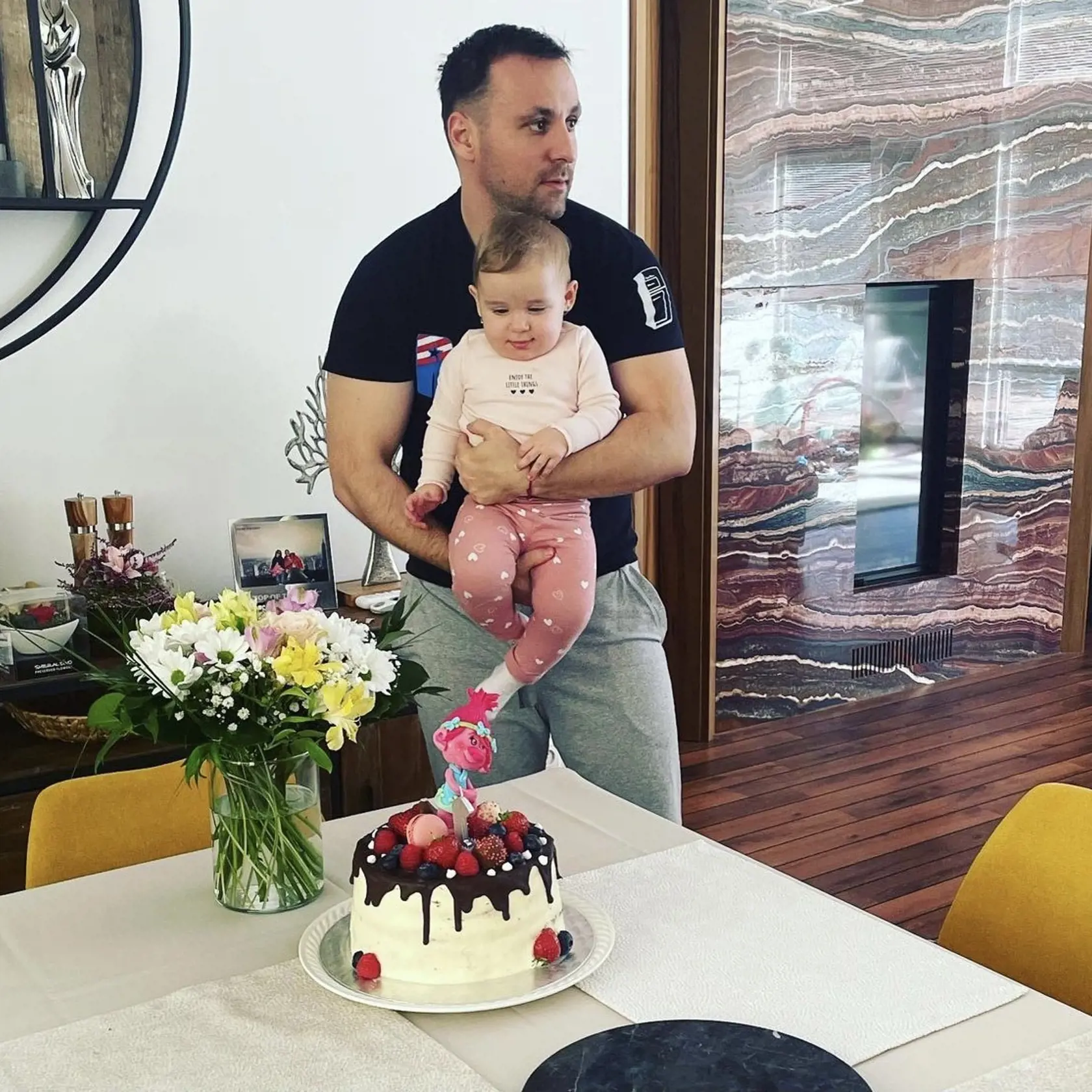 Monika Beňová využíva sociálne siete pravidelne. Zverejňuje tam informácie z práce, ale aj zo svojho súkromia.