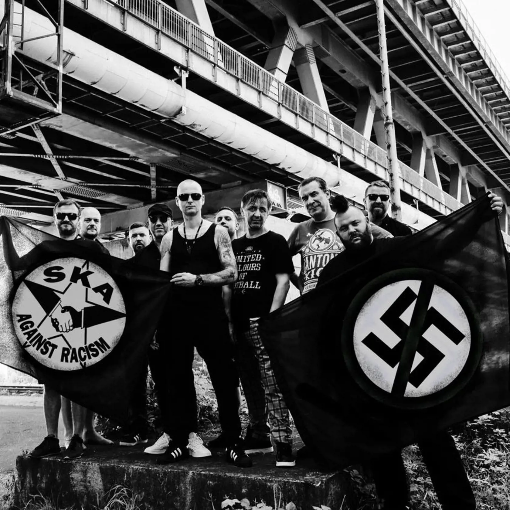 Kapela Polemic nechce vystupovať na jednom pódiu so skupinou Zóna A a tak koncert zrušila.