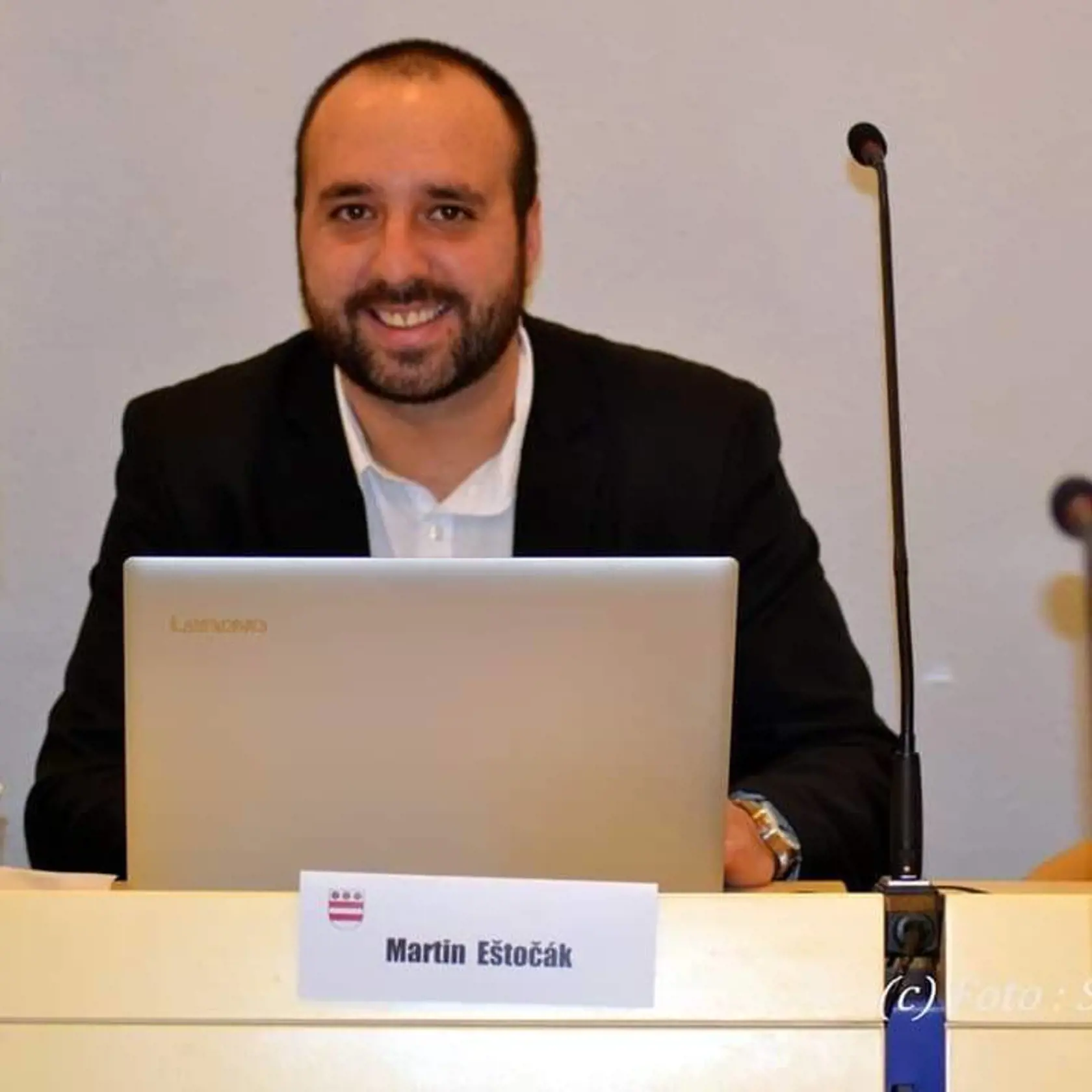 Poslanec Martin Eštočák.