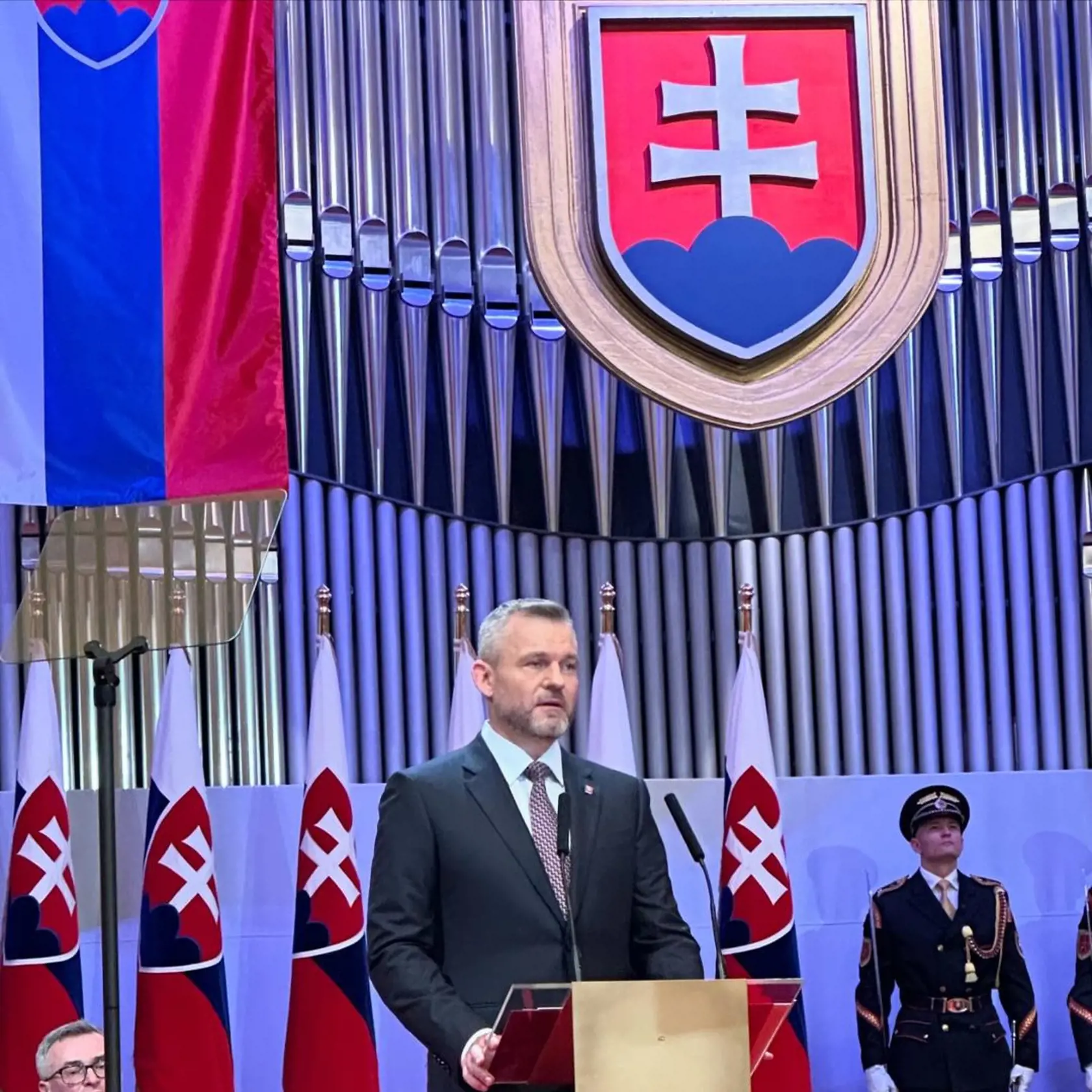 "Inaugurácia nového slovenského prezidenta Petra Pellegriniho. Bolo nám cťou a veľmi pekne ďakujeme za pozvanie," napísala na svojom instagramovom účte Monika Babišová.