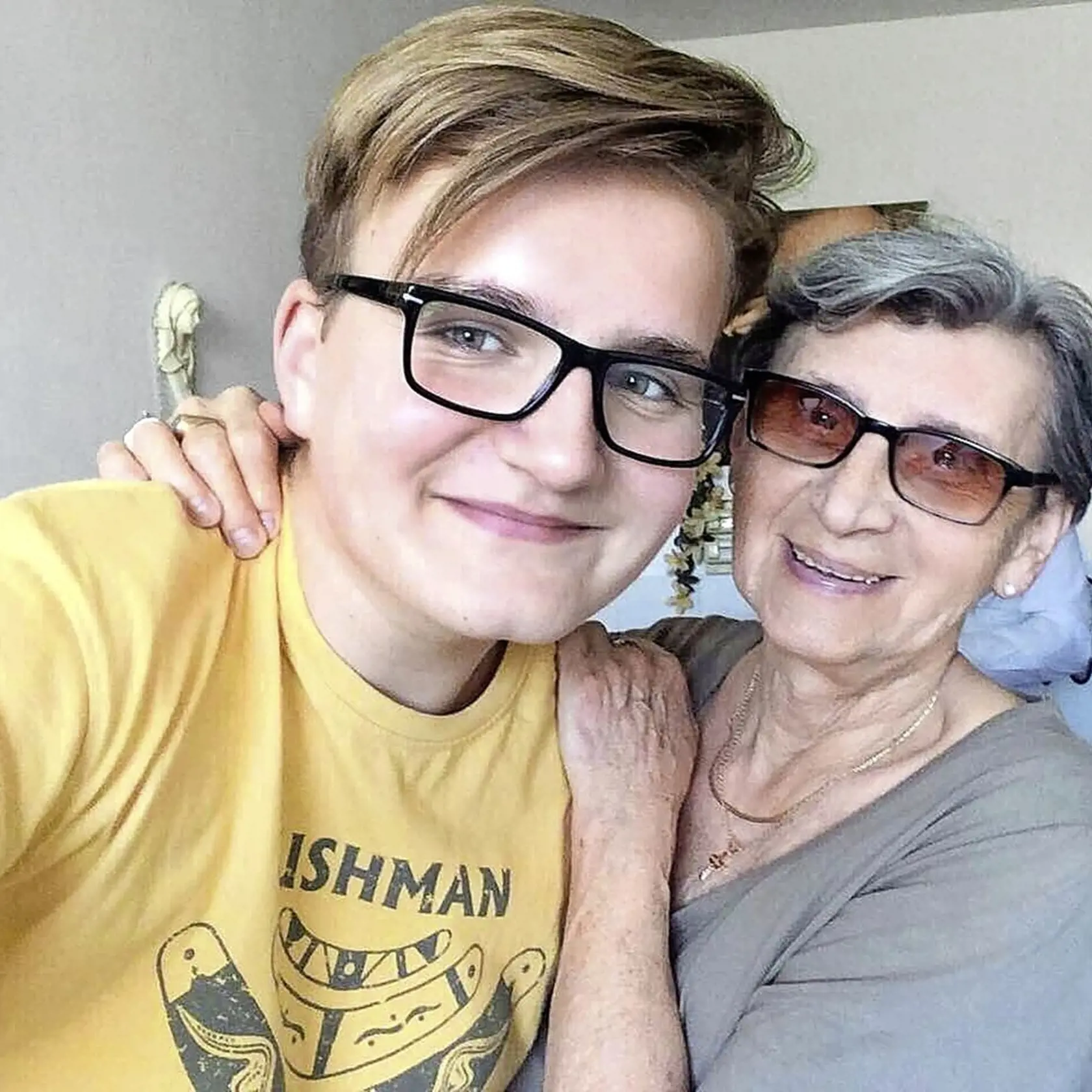 Lucia má oporu v rodine. 