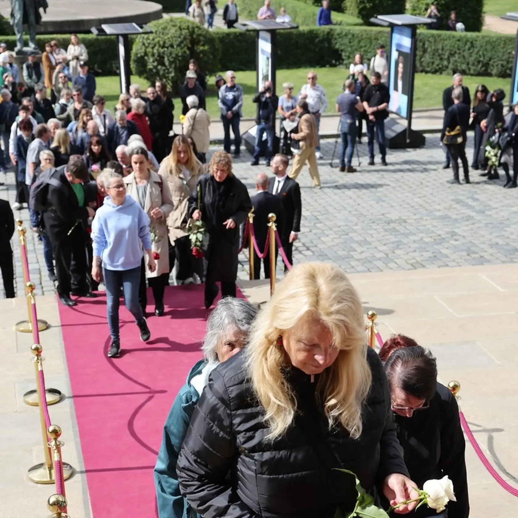 Posledná rozlúčka s Jiřím Bartoškom (†78) v pražskom Rudolfine.