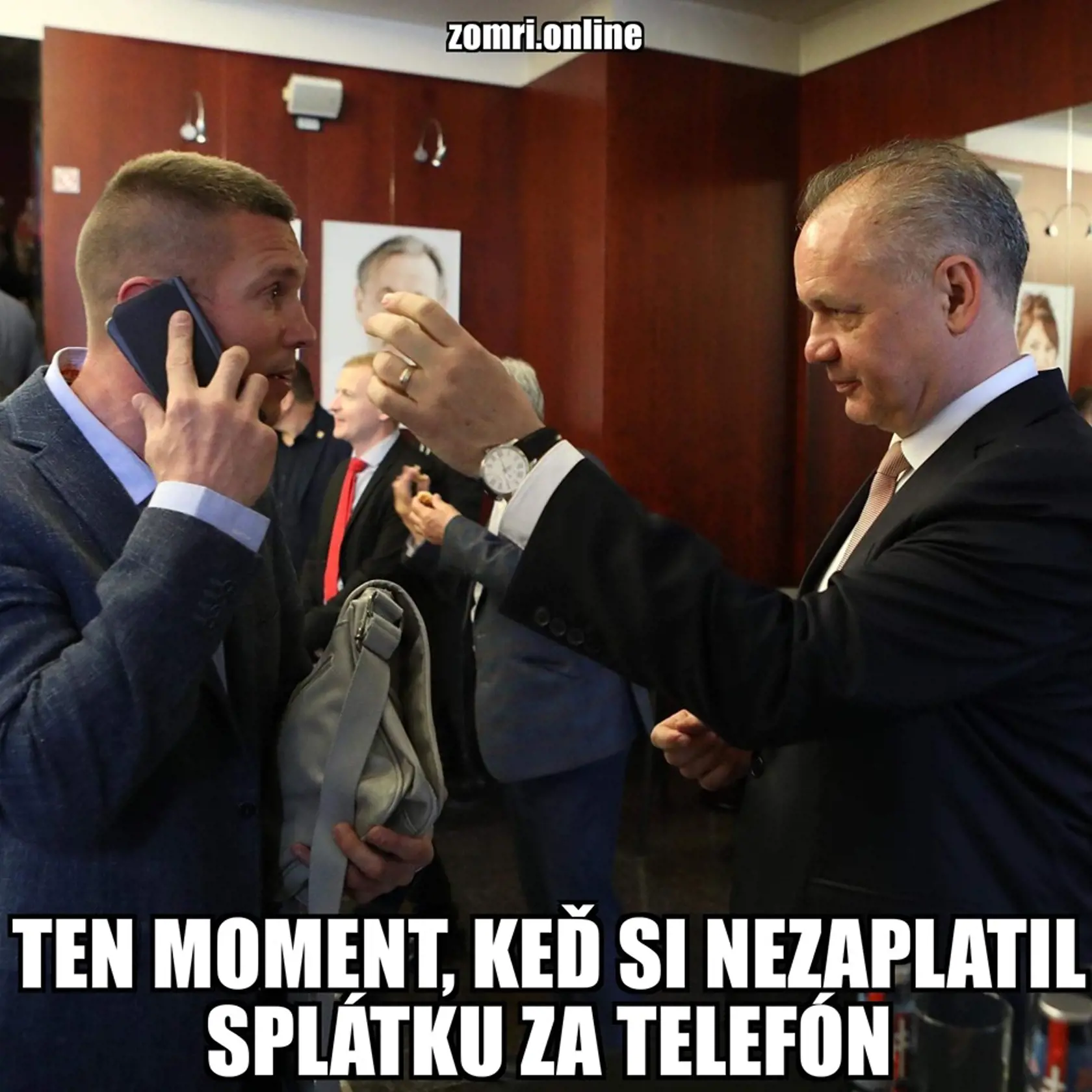 Prezident Andrej Kiska si na sociálnu sieť zverejnil fotografiu s Tomi Kid Kovácsom. Satirická stránka Zomri k tomu pridala výstižný popis.