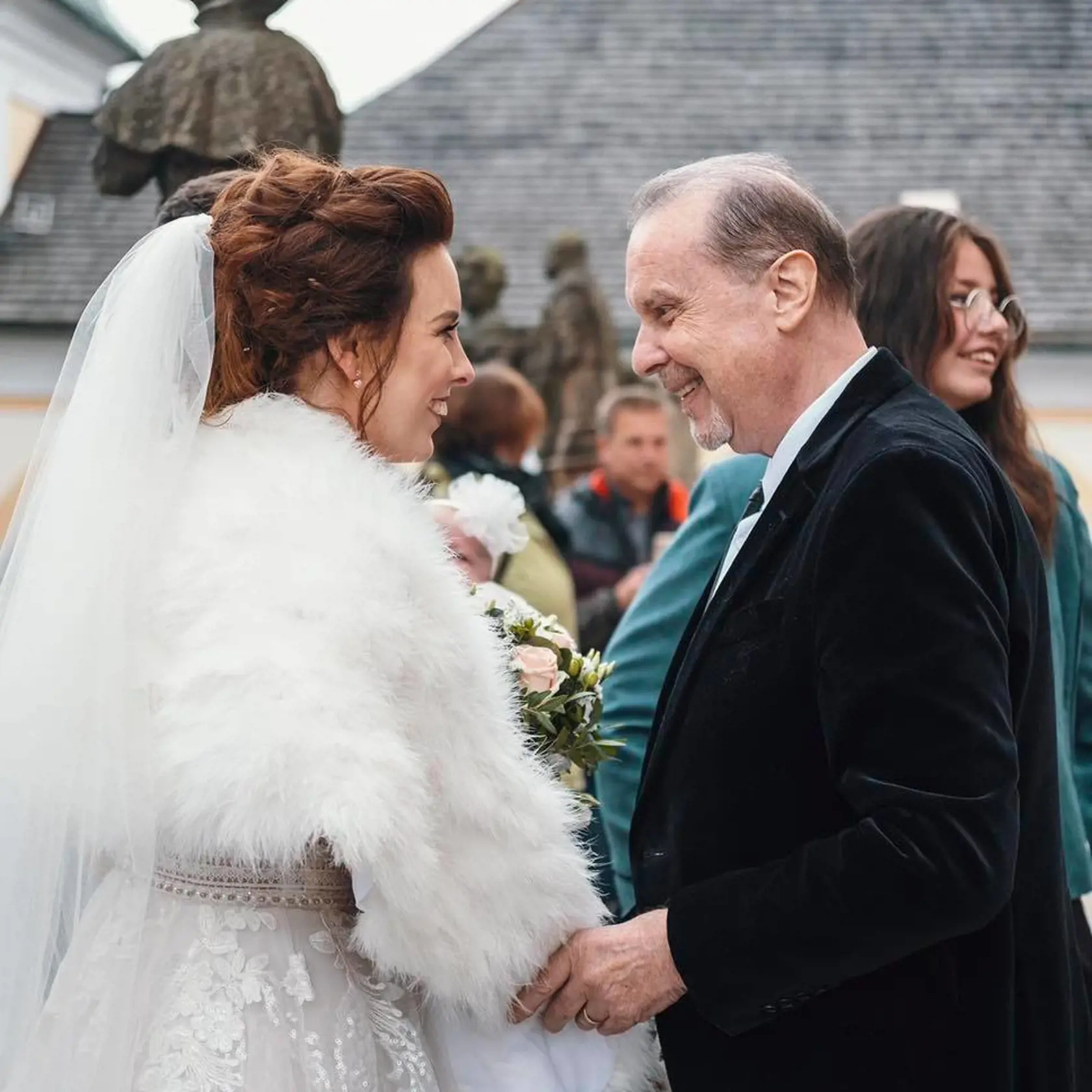 Blahoželanie svedka a krstného otca mladomanželke Barbare.