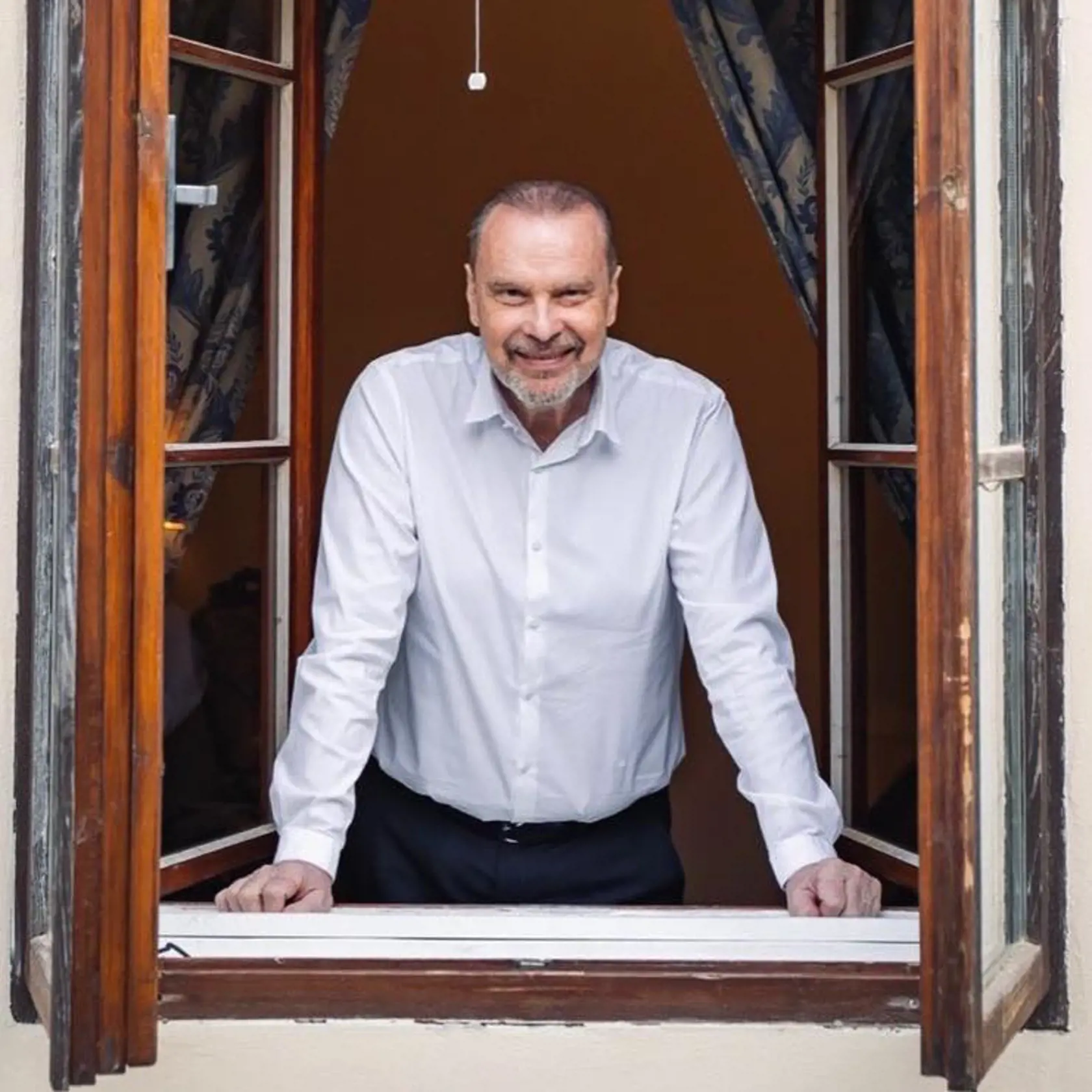 Zaujímavý záber. Štefanovi Margitovi po smrti milovanej Hanky vôbec nie je do smiechu.