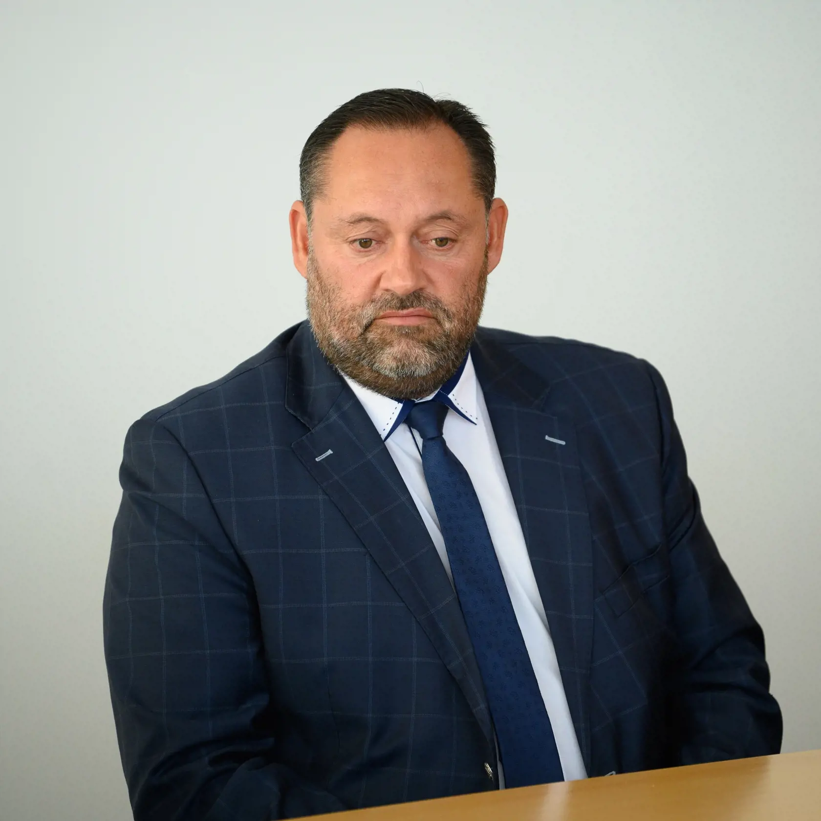 Štát musí čo najskôr zastropovať ceny energií, aj keby mal pri tom využiť neštandardné postupy. Po stretnutí s predstaviteľmi Západoslovenskej vodárenskej spoločnosti (ZVS) v Nitre to vo štvrtok povedal predseda Národnej rady (NR) SR Boris Kollár (Sme rodina). Na snímke predseda Predstavenstva ZVS a.s. Otakar Klein počas tlačovej konferencie po rokovaní predsedu NRSR Borisa Kollára s vedením spoločnosti Západoslovenská vodárenská spoločnosť, a. s. Nitra 22. septembra 2022 v Nitre. FOTO TASR - He