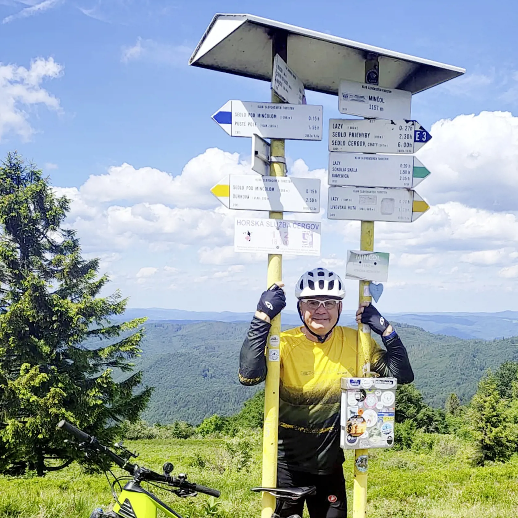 Andrej Kiska - exprezident Slovenskej republiky bol známy aj tým, že obľuboval vysokohorské cyklotúry.