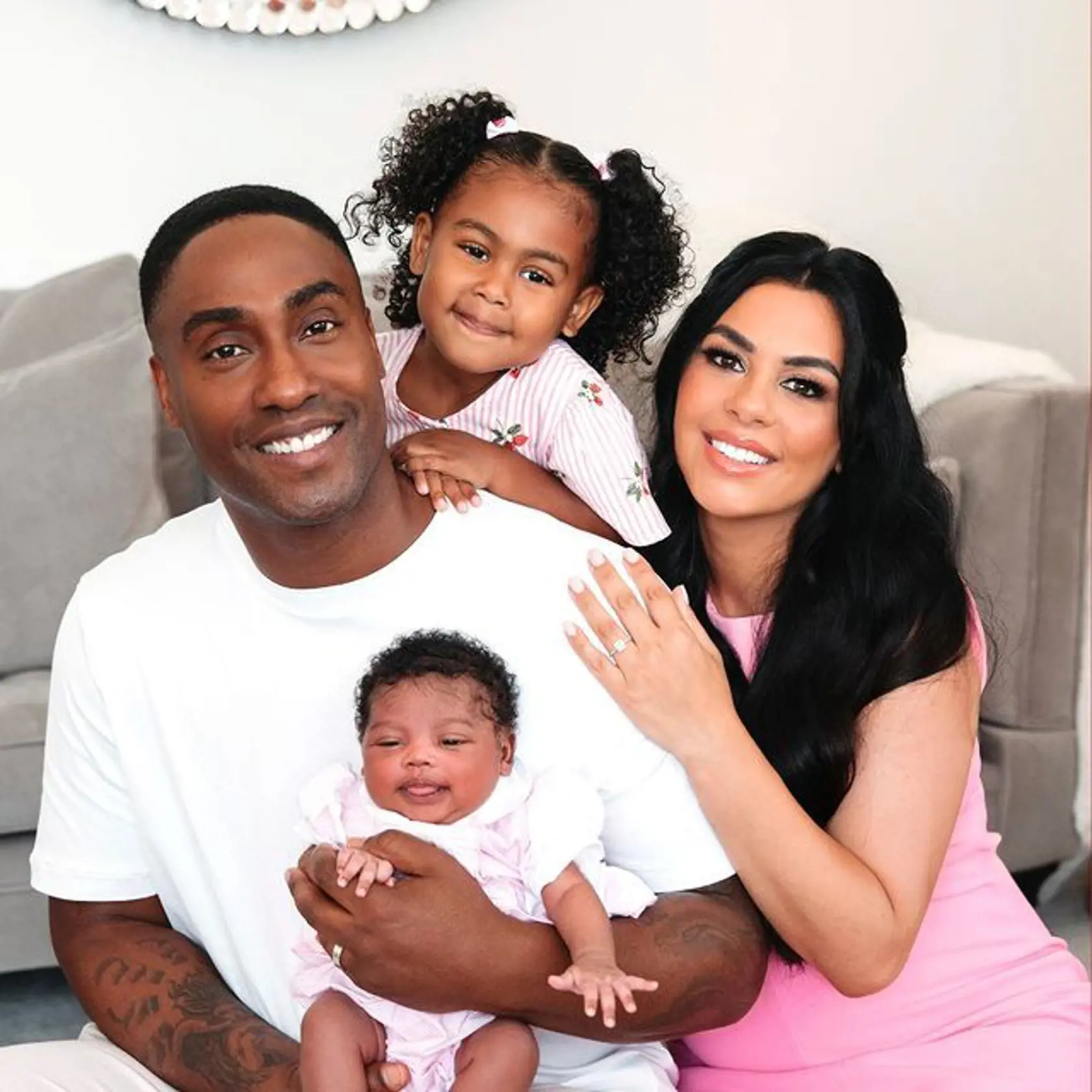 Simon Webbe z kapely Blue s manželkou Ayshen. Druhú spoločnú dcéru počali až keď sa prestali snažiť. Prešli si potratmi a neúspešnými pokusmi o umelé oplodnenie.