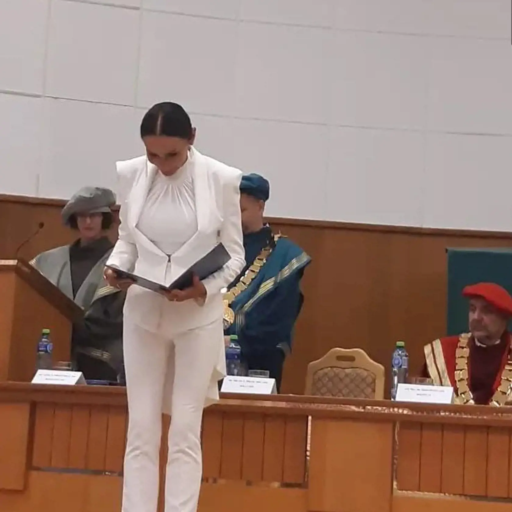 Sisa Lelkes Sklovska na slávnostnej promócii doktorandov v Banskej Bystrici.