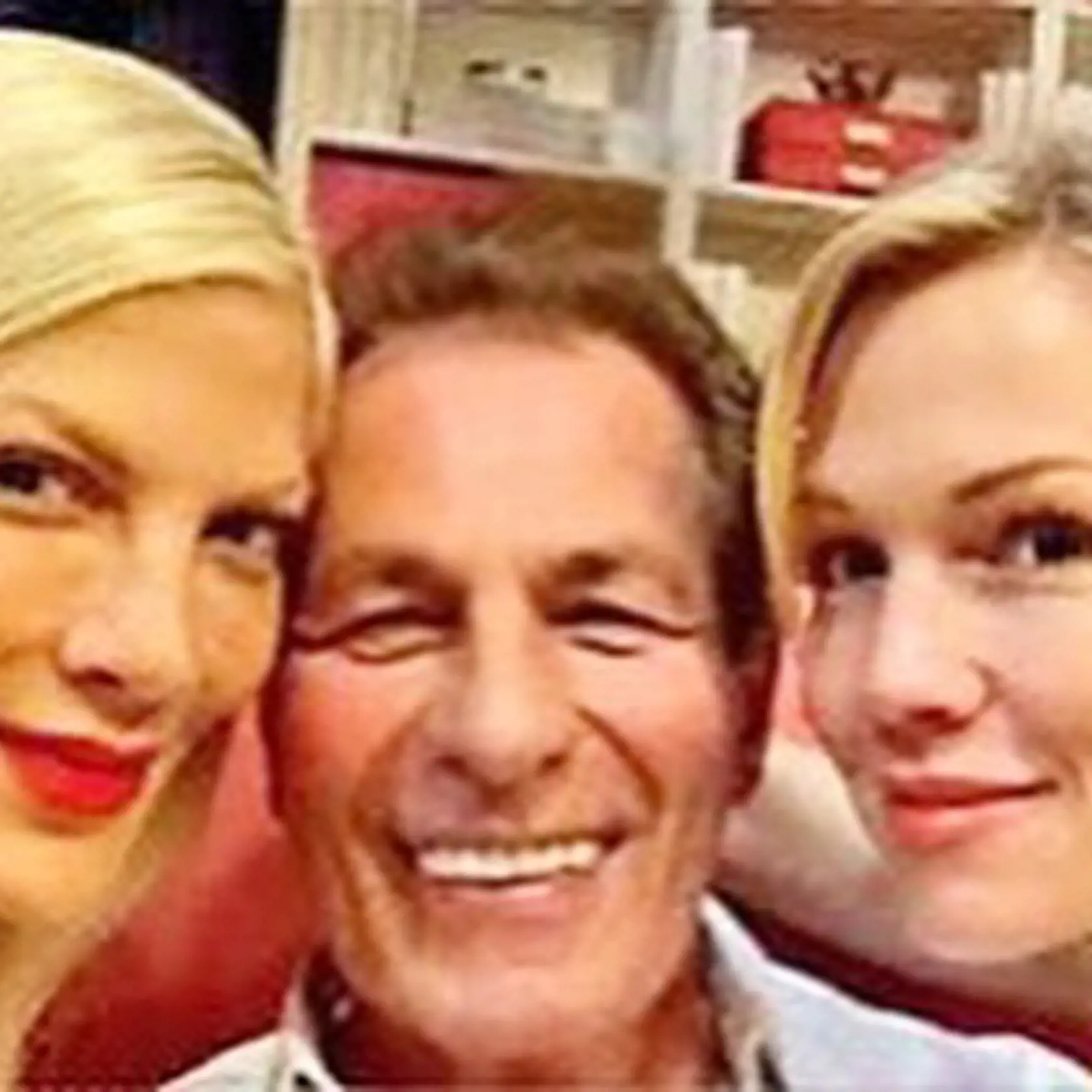Joe E. Tate sa preslávil vďaka role v populárnom seriáli Beverly Hills 90210, kde si zahral Nata – majiteľa podniku Peach Pit.