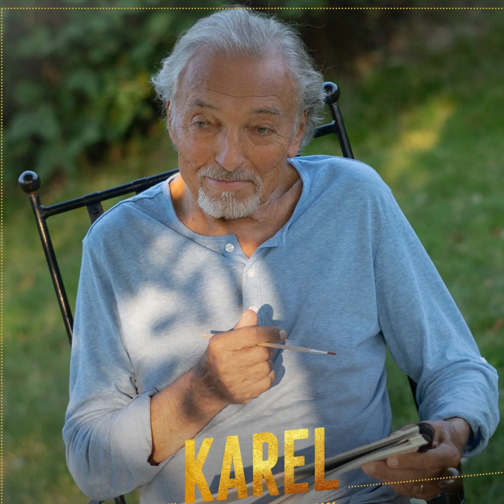 Film Karel ukazuje život zlatého slávika. V tejto scéne spomína na pohrebné sprievody, ktoré ho ako chlapca fascinovali. Pri rozprávaní bol dojatý. Onedlho sám zomrel.
