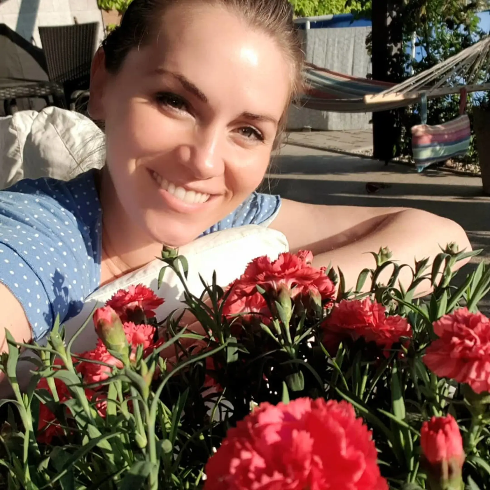 Erika si vo veľkom užíva záhradkárčenie.