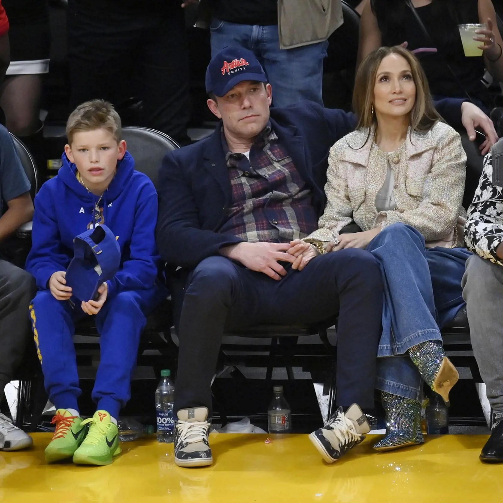 O kríze v manželstve Bena Afflecka a Jennifer Lopez sa už hovorí niekoľko týždňov. Najnovšie zábery hviezdneho herca rovnako neveštia nič dobré. Affleck pôsobí naozaj smutne a strhane.