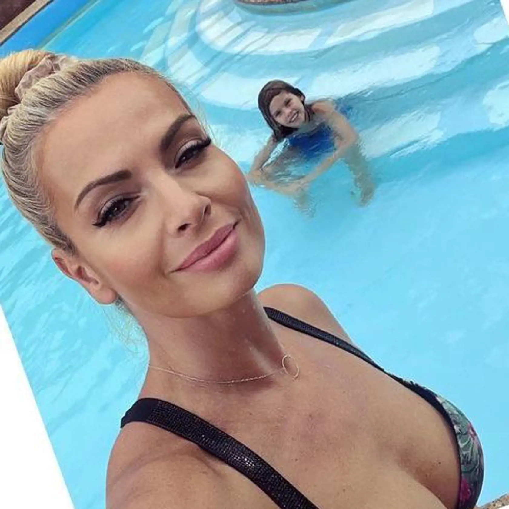 Marianna Ďurianová na konci leta ukázala krivky v plavkách.