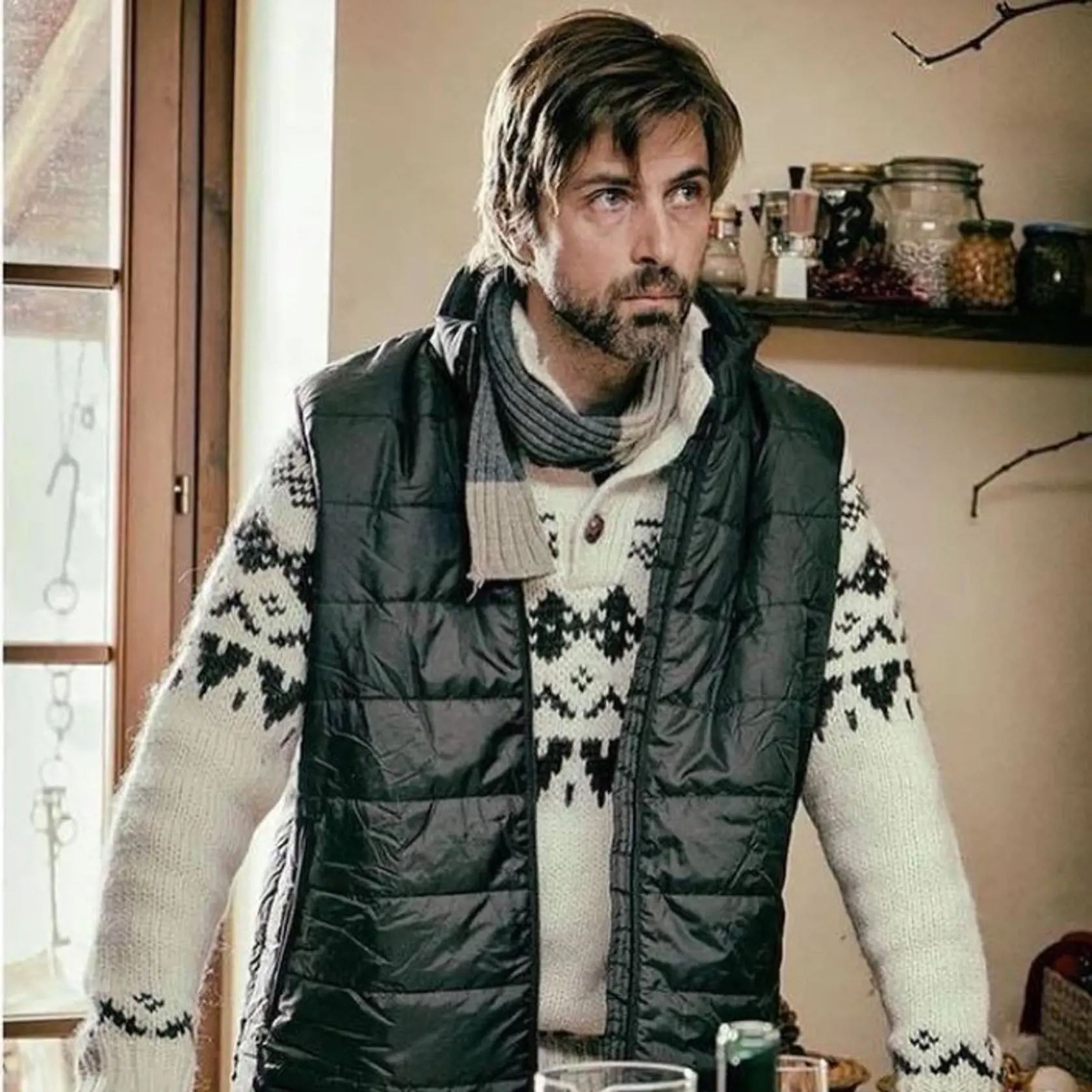 Taliansky herec a režisér oslávil 31. októbra už 52. narodeniny. Popri nakrúcaní filmov hral aj v divadlách. Zahral si napríklad v shakespearovskej hre Kráľ Lear. V roku 2004 hral v psychologickej dráme Le Chiavi di Casa (The Keys to the House), kde hral otca, ktorý sa po rokoch stretáva so svojím telesne postihnutým synom.