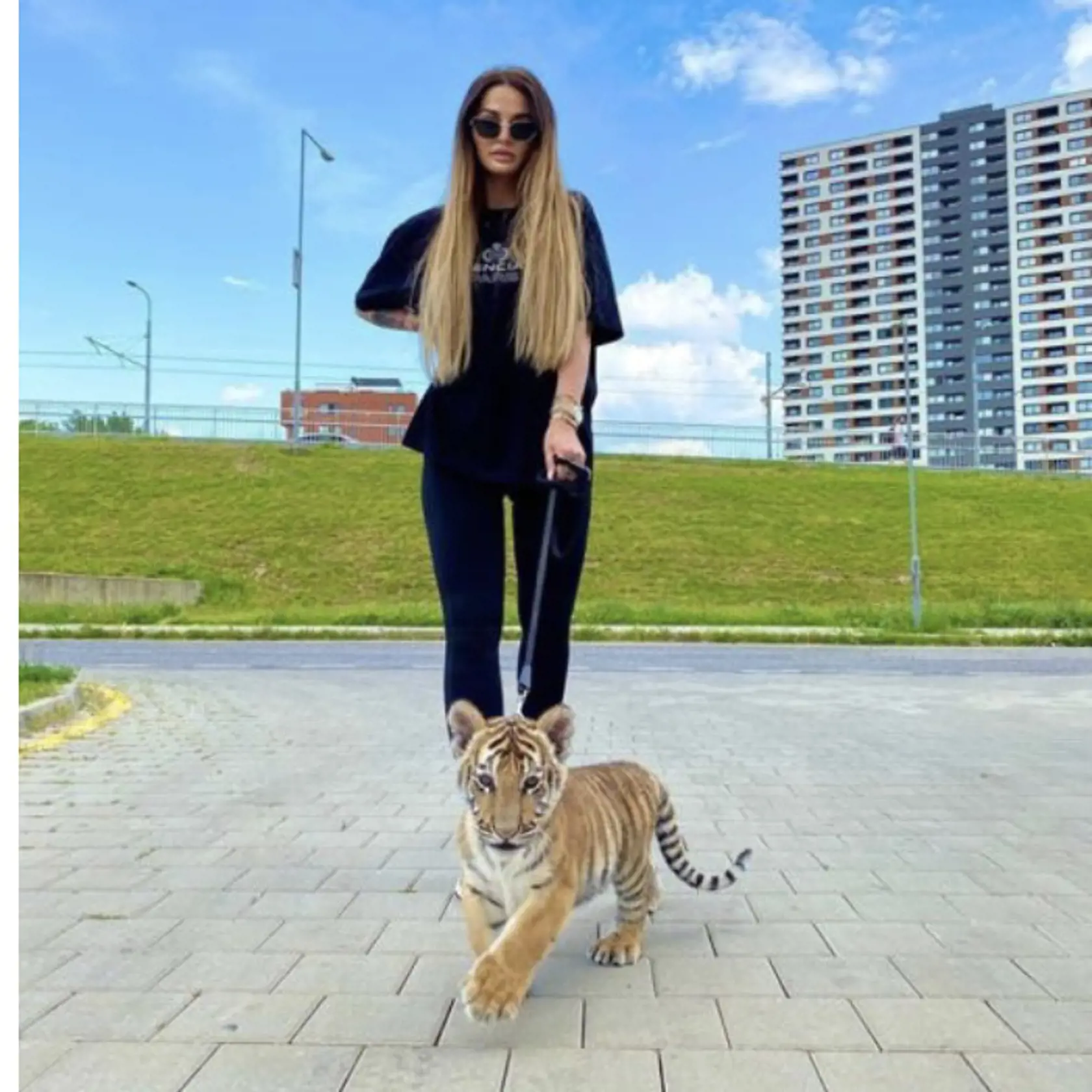 “Ďakujem Bože, ja ani neviem, čím som si toto všetko zaslúžila…Normálne mám slzy v očiach,” napísala Zuzana Plačková. “Nikdy by som neverila, že dieťa mi zmení tak život a hodnoty a naplní náš domov toľkou láskou. Prajem Vám to všetkým, pretože toto je to najdôležitejšie a najkrajšie v živote,” pokračovala.