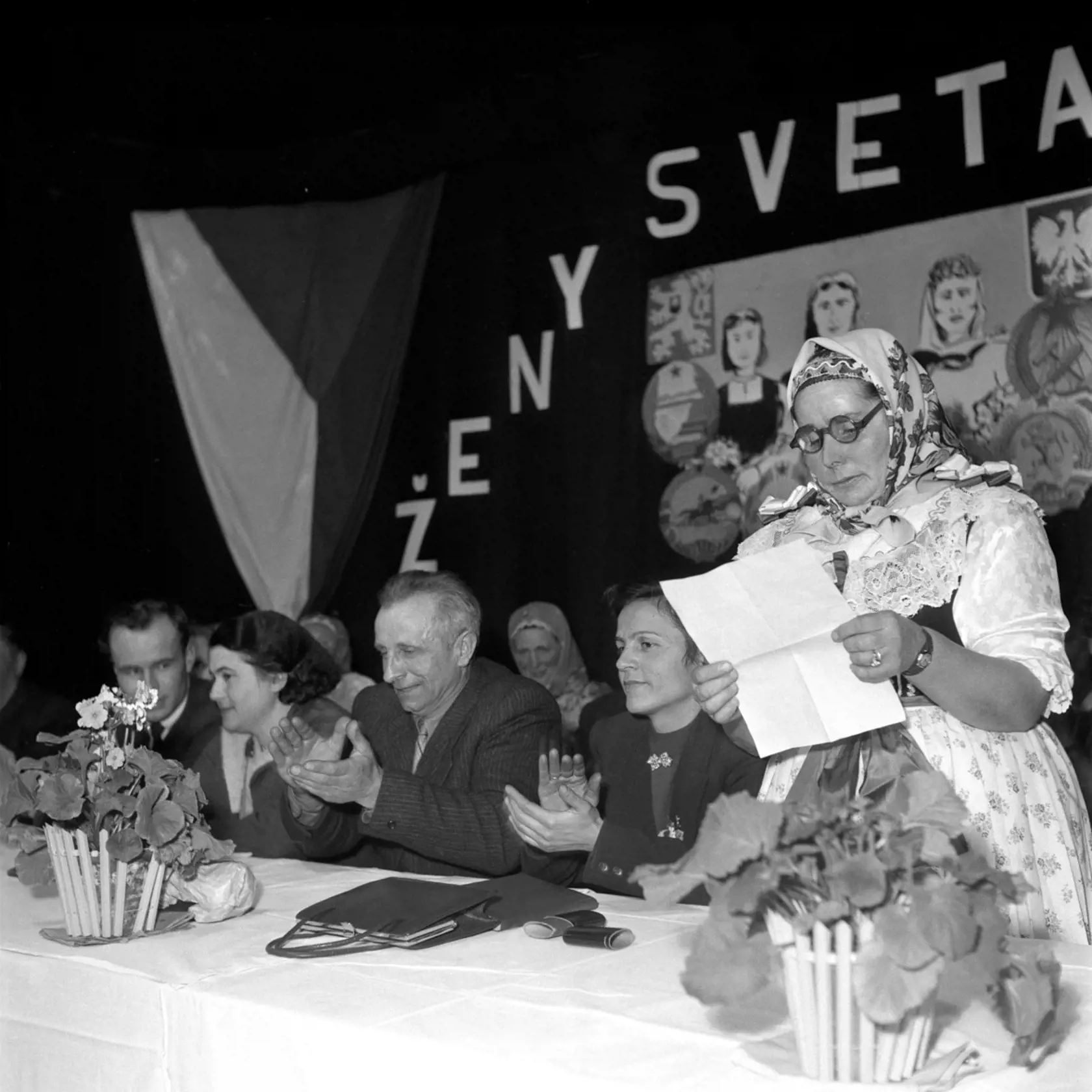 Ženy: Ich emancipácia bola oficiálnym cieľom socialistického režimu. (1956)