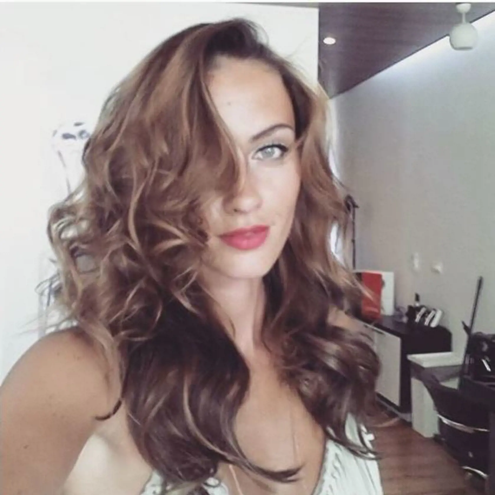 Monika Sakmanová je sexi kočka.