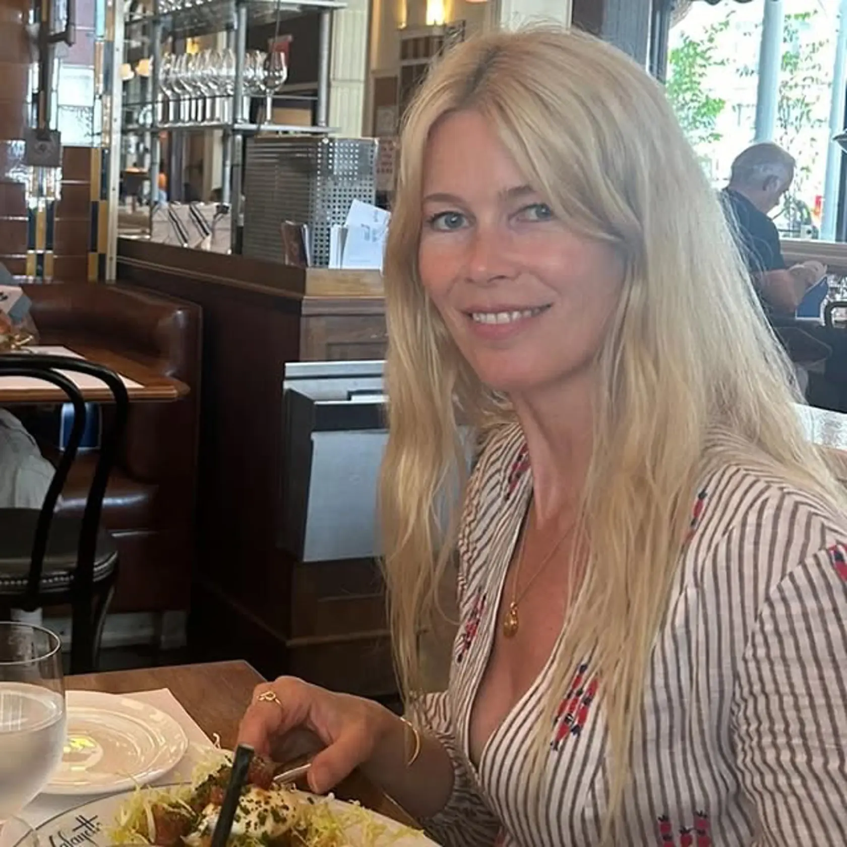 Claudia Schiffer snáď nestarne. Vek by ste jej hádali márne.