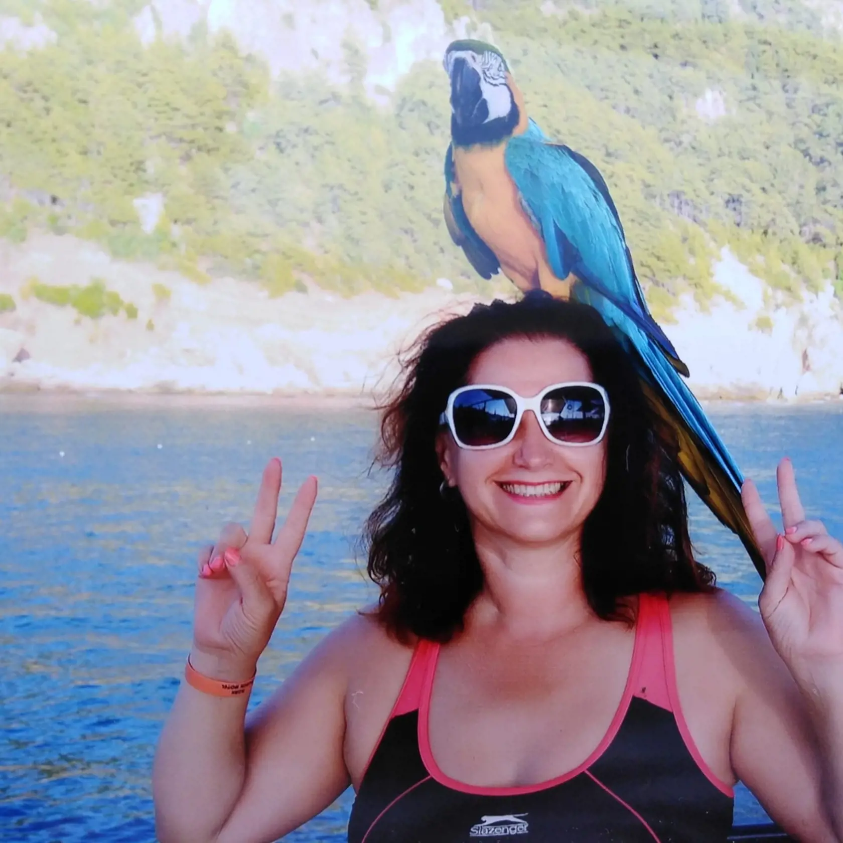 Krásna Ivetka bola vždy optimisticky naladená, úsmev na tvári jej nezmizol ani teraz, keď už vie o svojom ochorení a každý deň sa trápi bolesťami a ochabovaním svalov.