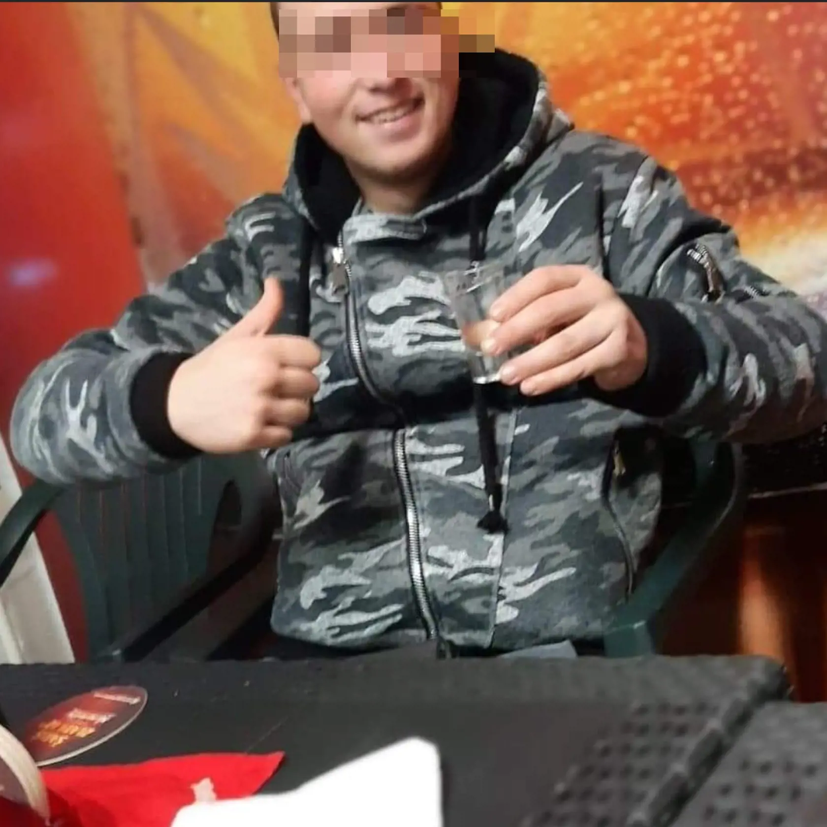 Jozef (24) vraj rád otáčal pohárik hore dnom.