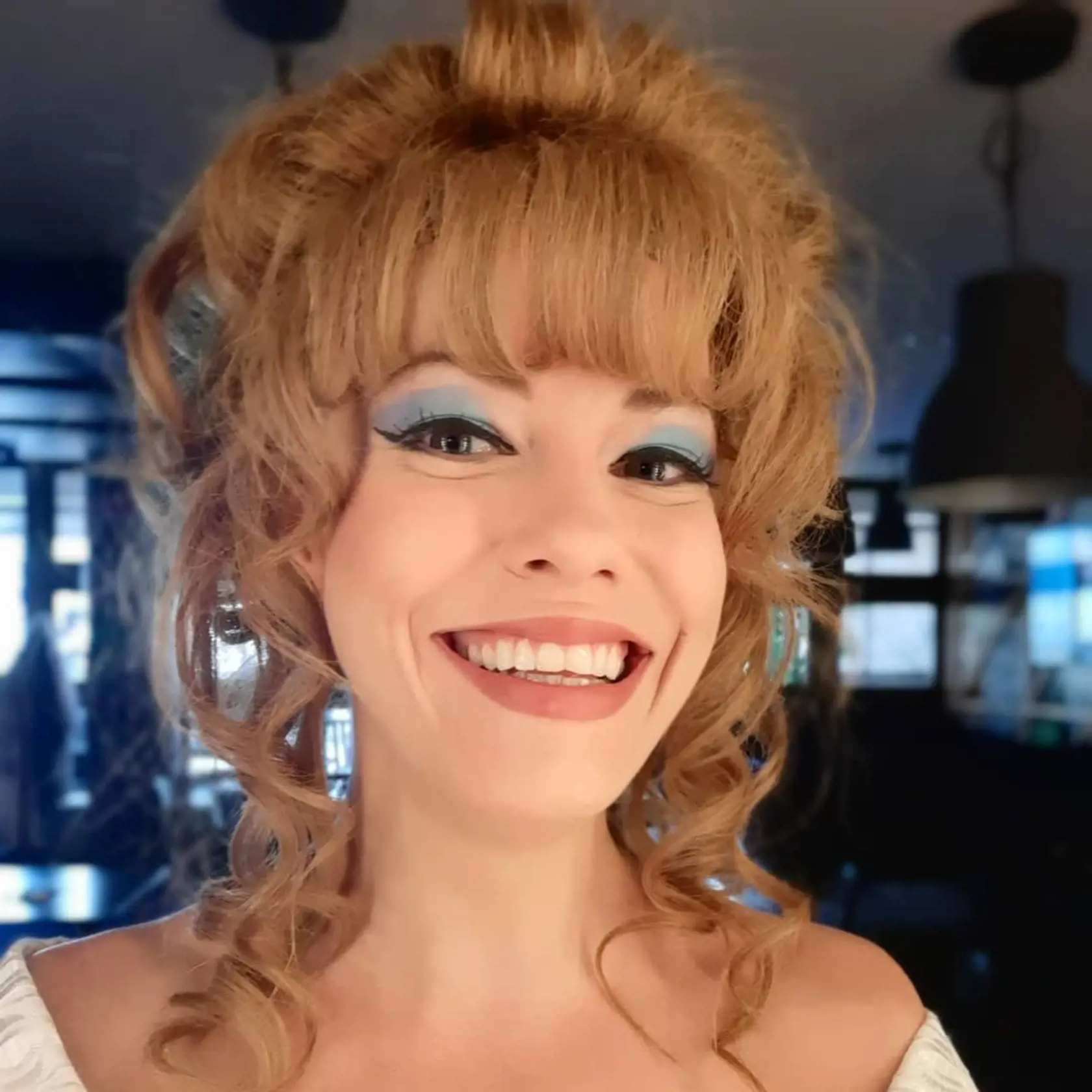 Divadlo miluje.