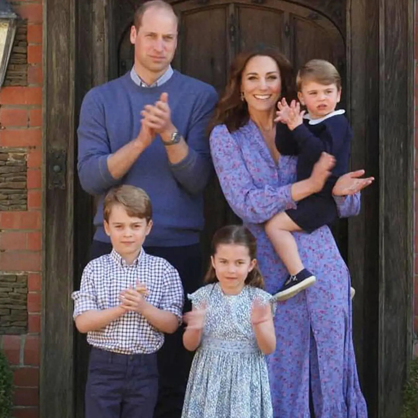 Princ William a vojvodkyňa Kate sa snažia, aby ich tri ratolesti mali podľa možností čo "najnormálnejšie" detstvo. A tiež normálnu kuchyňu, ako väčšina rodín.