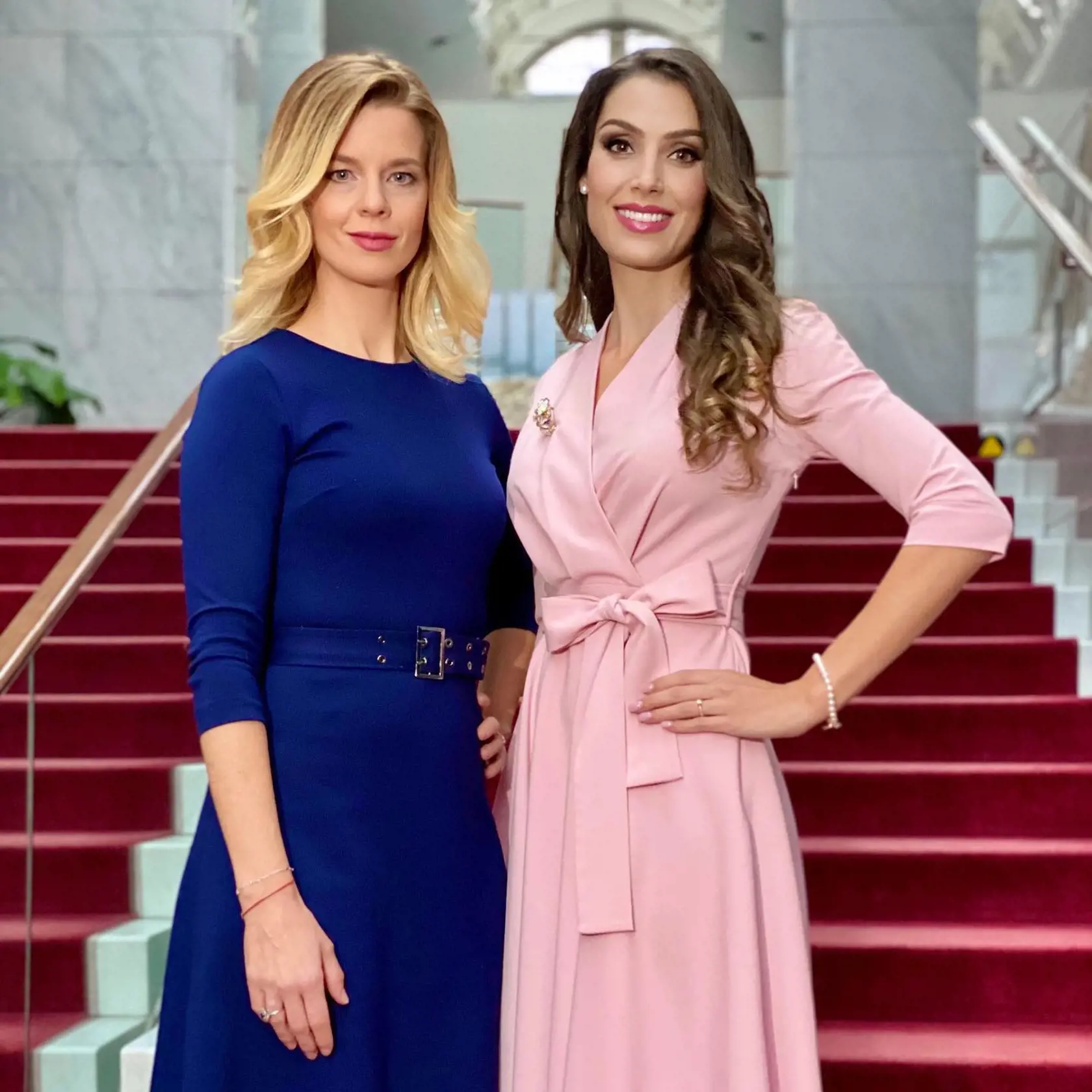 Simona Frantová a Katarína Korecká redaktorky spravodajskej televízie.