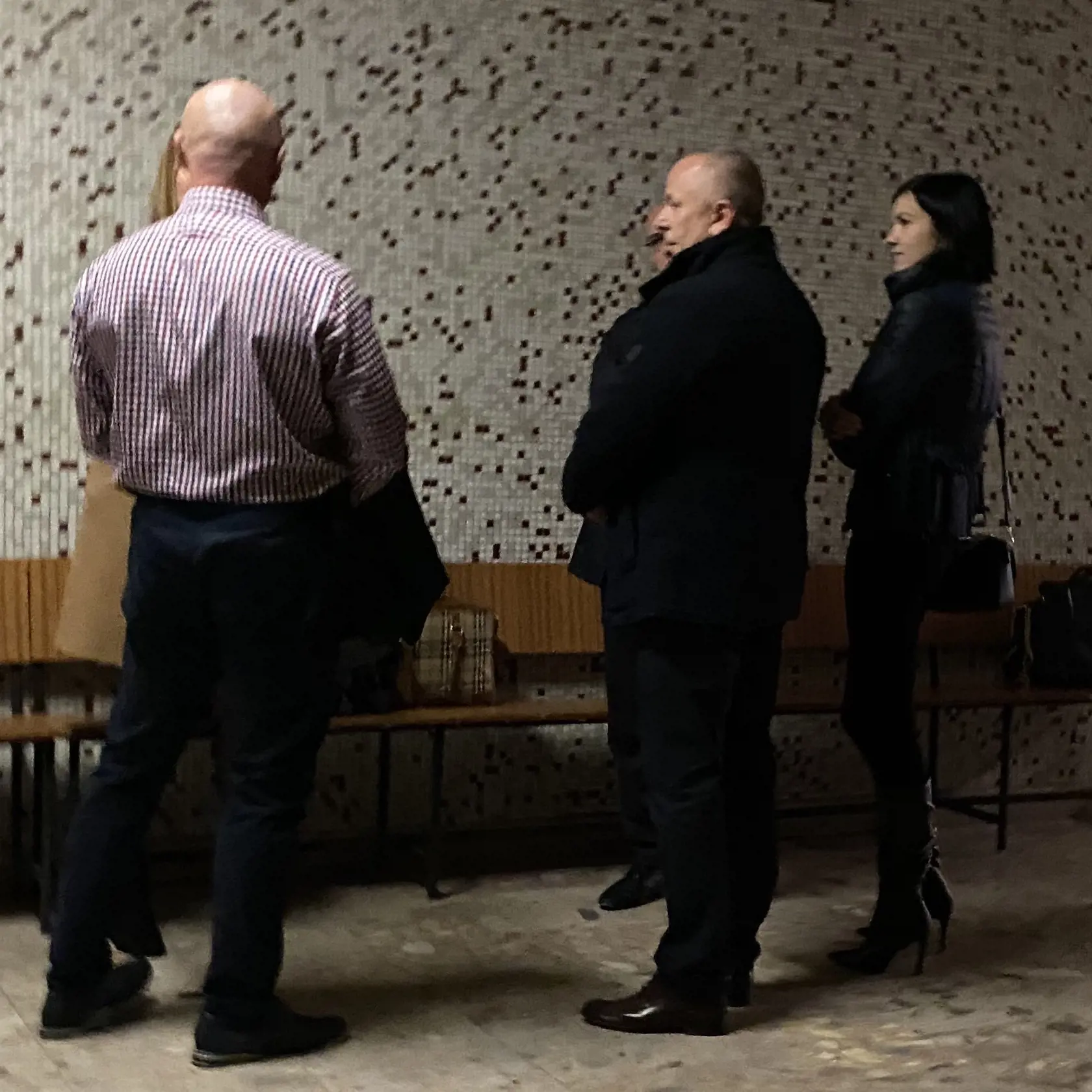 Obžalovaní pred vyhlásením verdiktu, o pár minút odchádzali z budovy súdu spokojní.