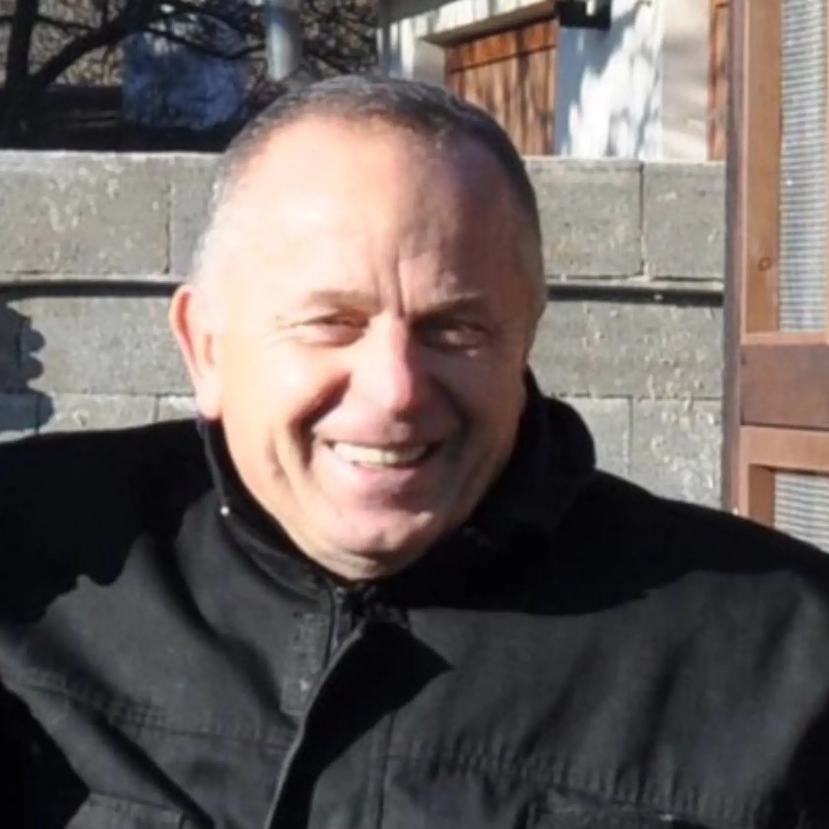 Vladimír Mulik je v regióne Spiša známy najmä ako chovateľ a pretekár s poštovými holubami. Podľa obžaloby jedným z motívom vraždy bola jeho závistlivá pohnútka odstrániť Miťa zo vzťahu s jeho vtedajšou družkou Natáliou, o ktorú mal sám záujem a zabrániť mu v prevádzke budúcej diskotéky Kotolňa. Svitana mu pomáhal pod vidinou finančnej odmeny. O ďalších motívoch čítajte ďalej.