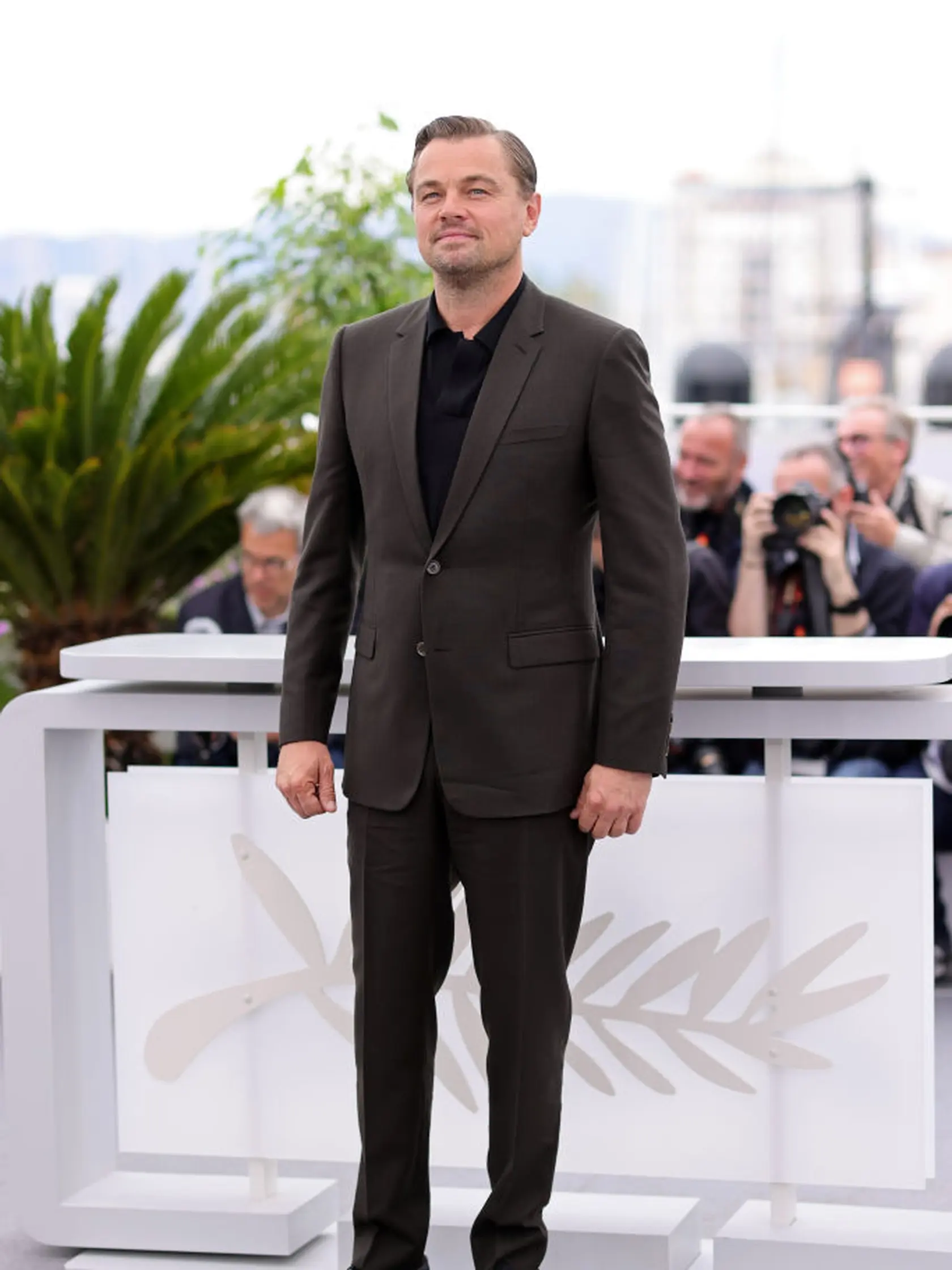 Na Leonarda DiCapria má mladá priateľka dobrá vplyv. Zbavil sa pupku.
