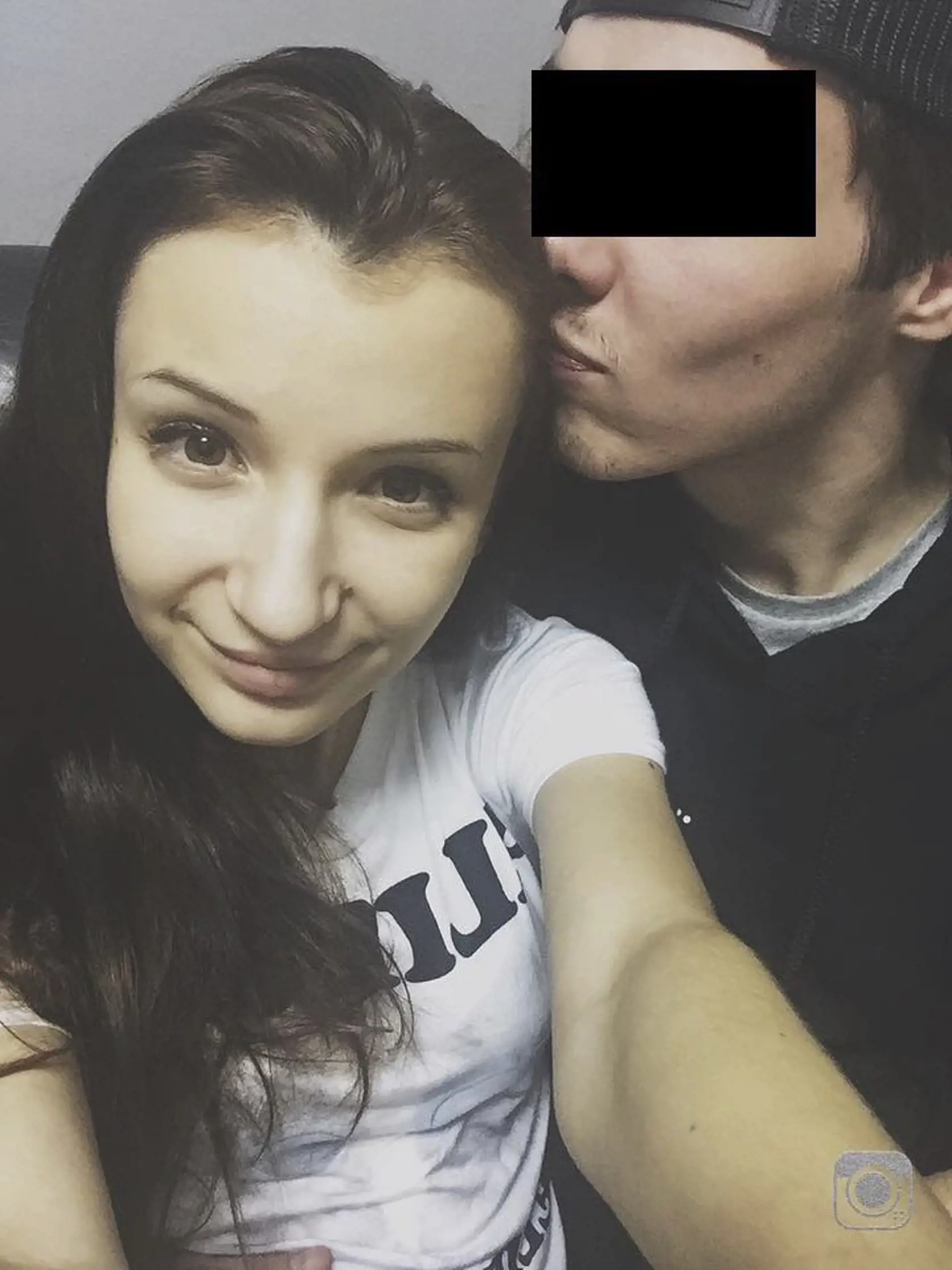 Simonka bola zaľúbená, ale nebolo dopriate jej vzťah budovať.  Osud to zariadil ináč.