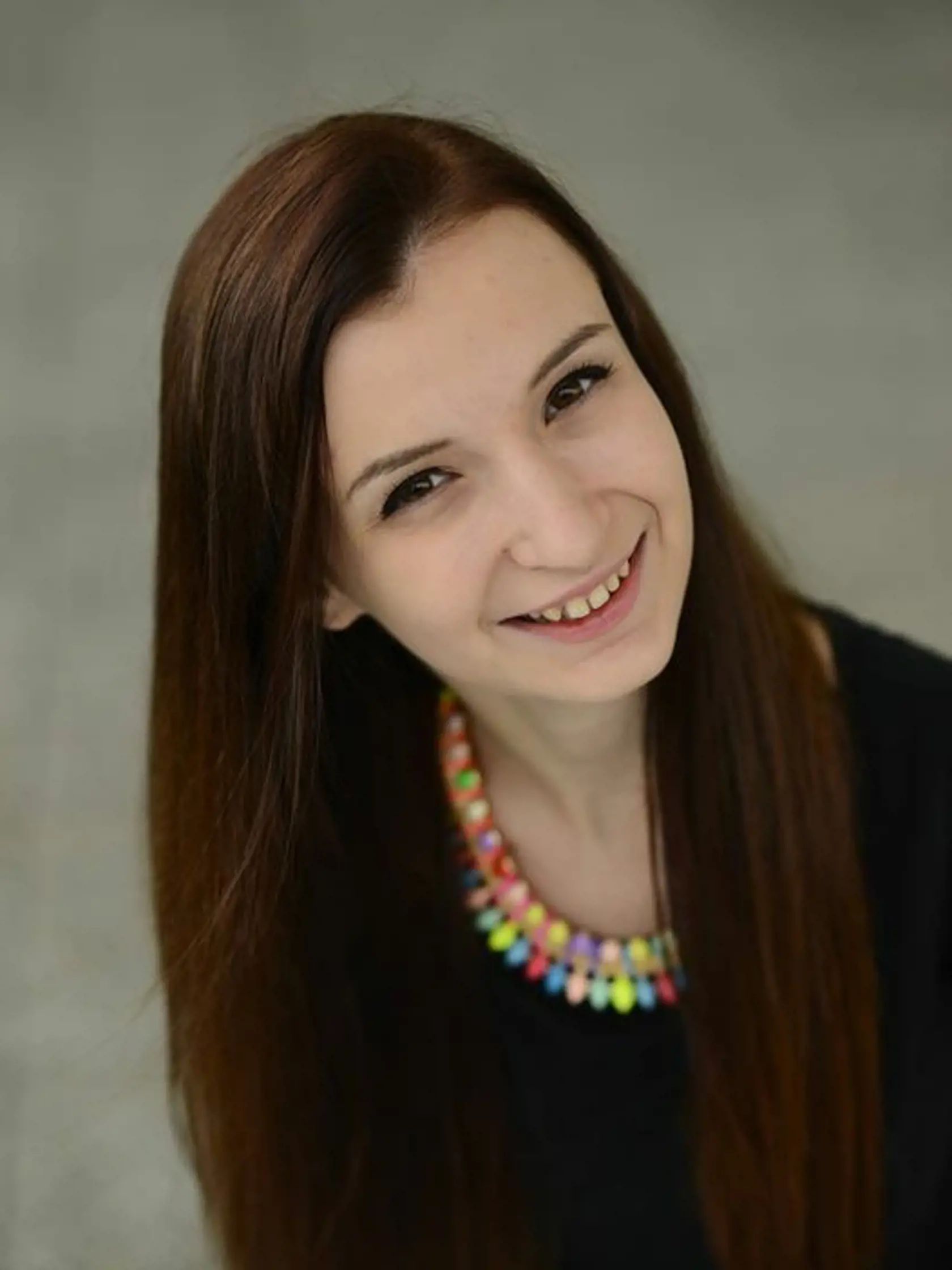 Simona bola podľa rodičov milé a veselé dievča, ktoré milovalo život.