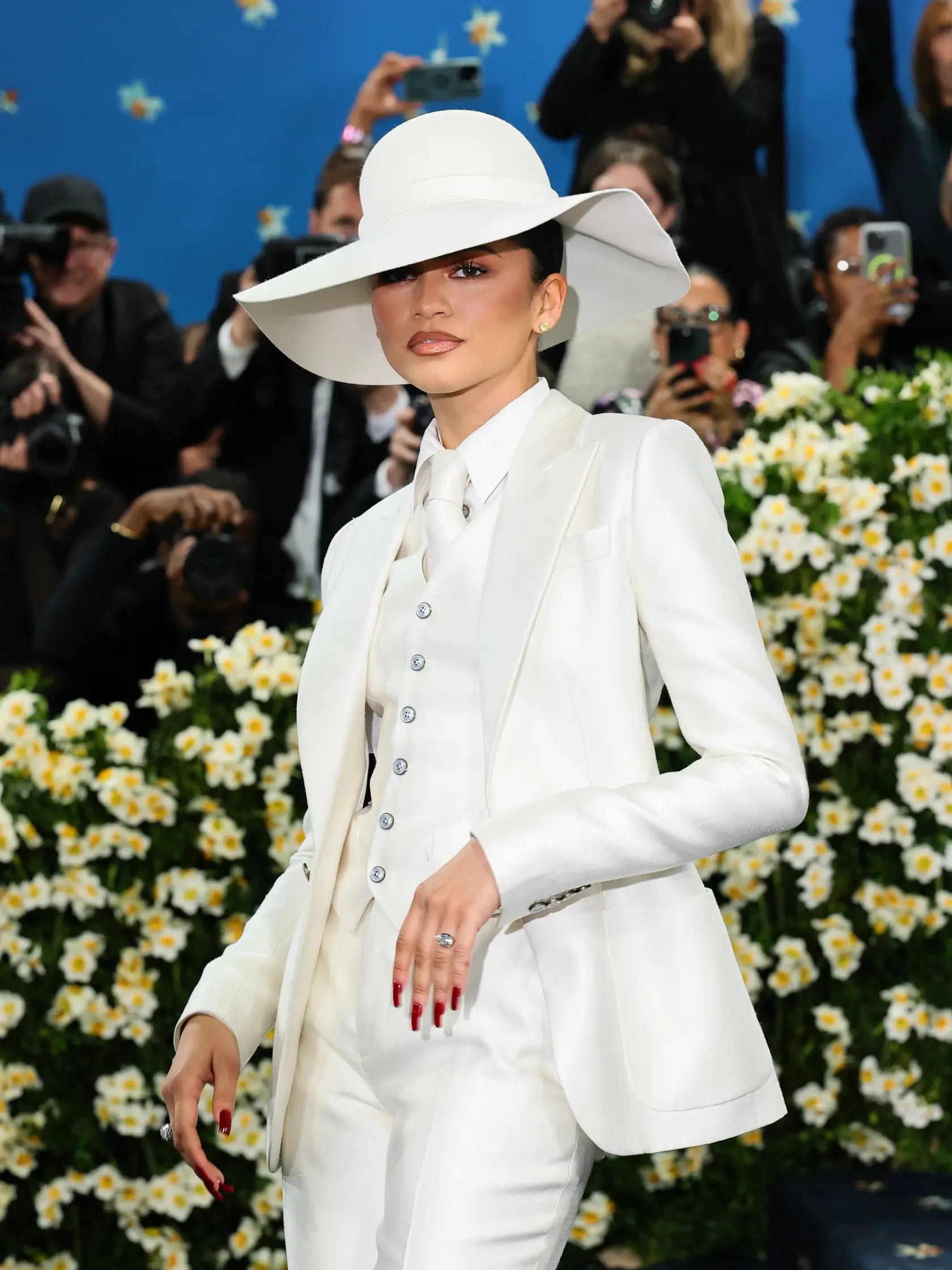 Tajomná kráska v bielom - Zendaya