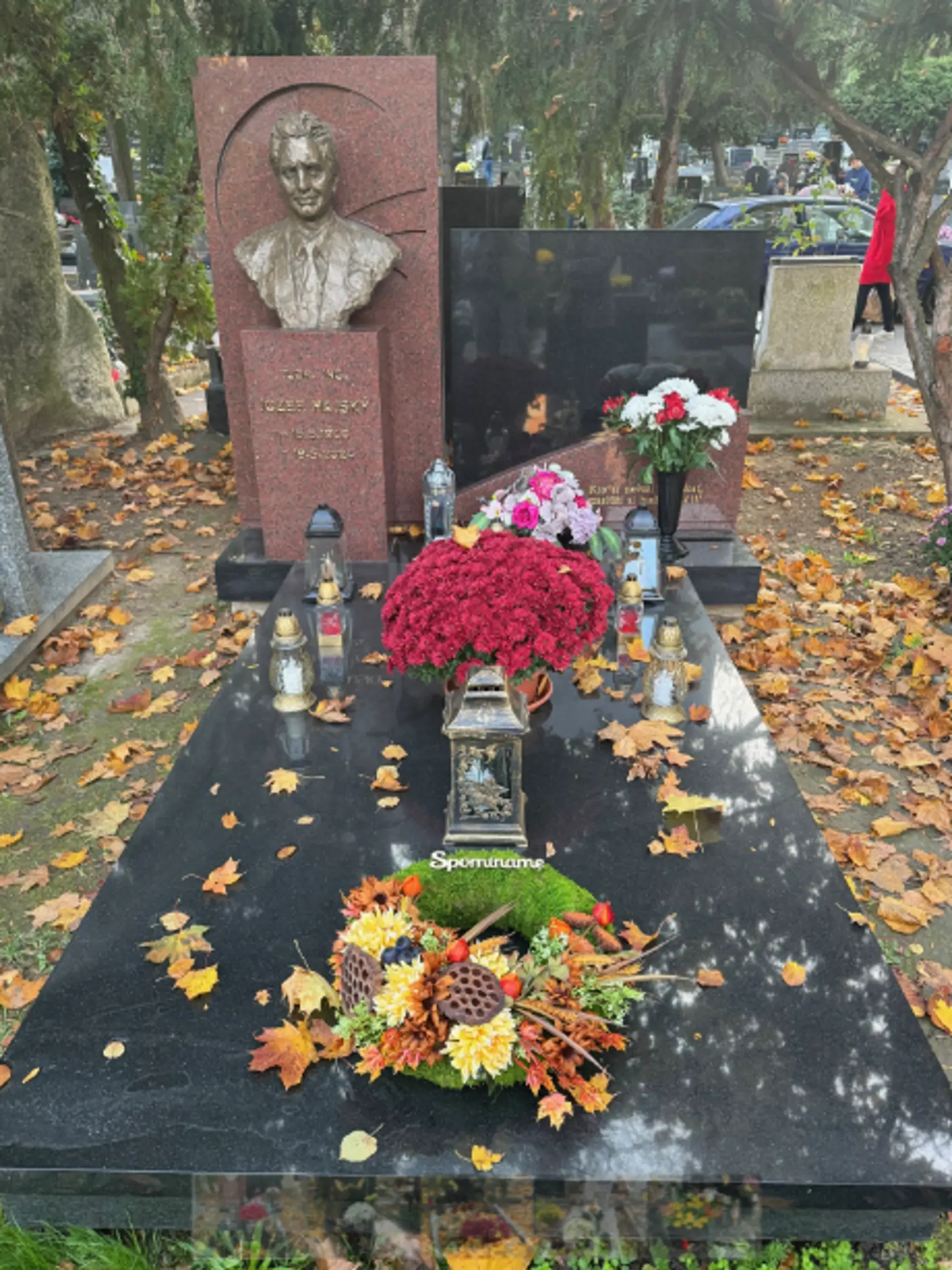Hrob Jozefa Majského (†78) zdobí obrovská busta. Podnikateľ našiel miesto posledného odpočinku na Slávičom údolí. 