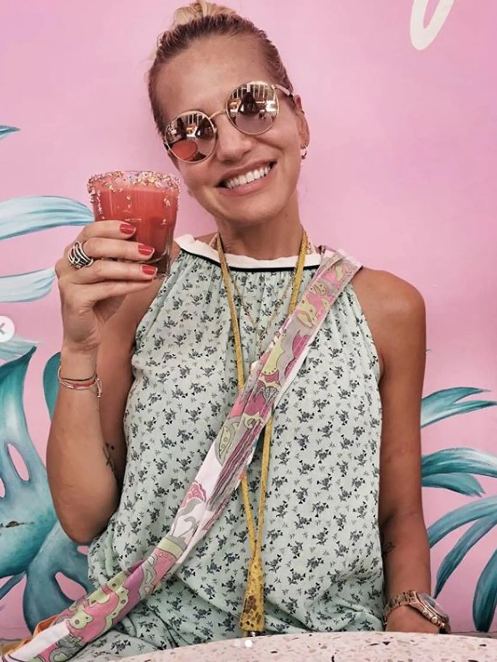 Dara Rolins (47)