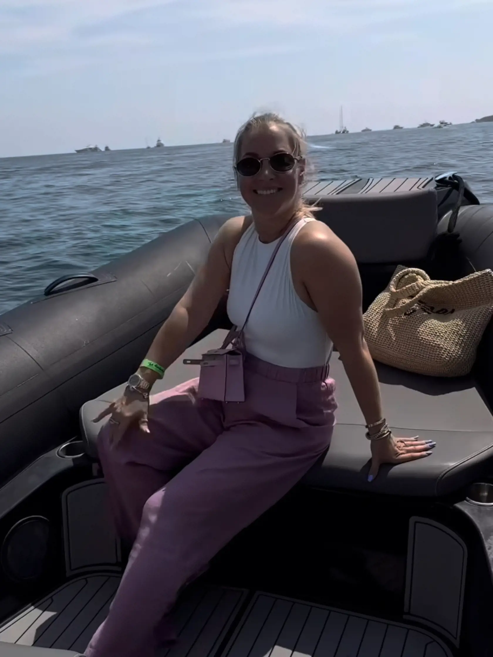 Dominika Cibulková si v Cannes užila aj plavbu člnom do luxusnej reštaurácie. Peňaženka musela veru zaplakať.