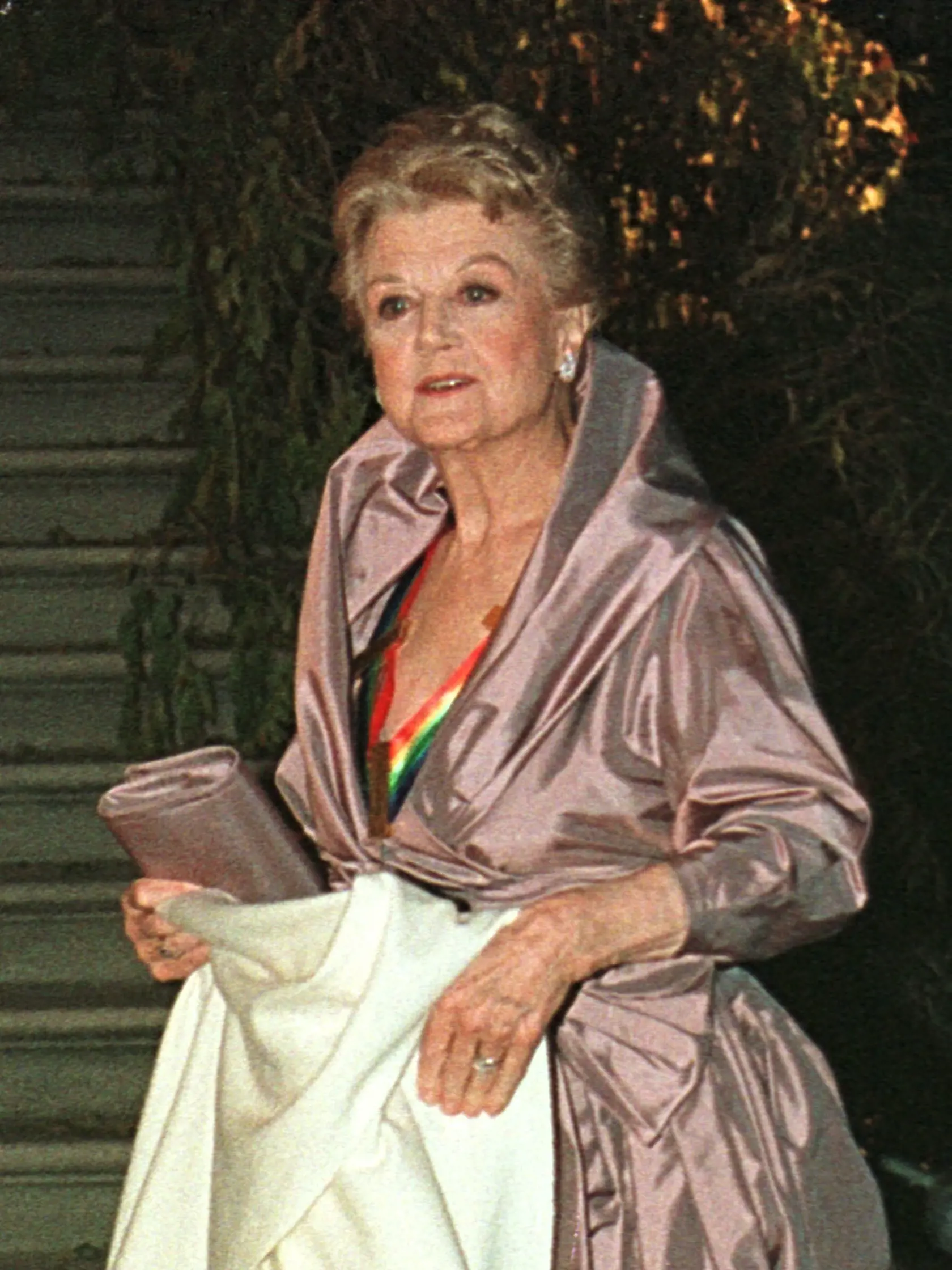 Vždy elegantná a usmiata Angela Lansbury na slávnostnej recepcii v Bielom dome vo Washingtone v roku 2000.