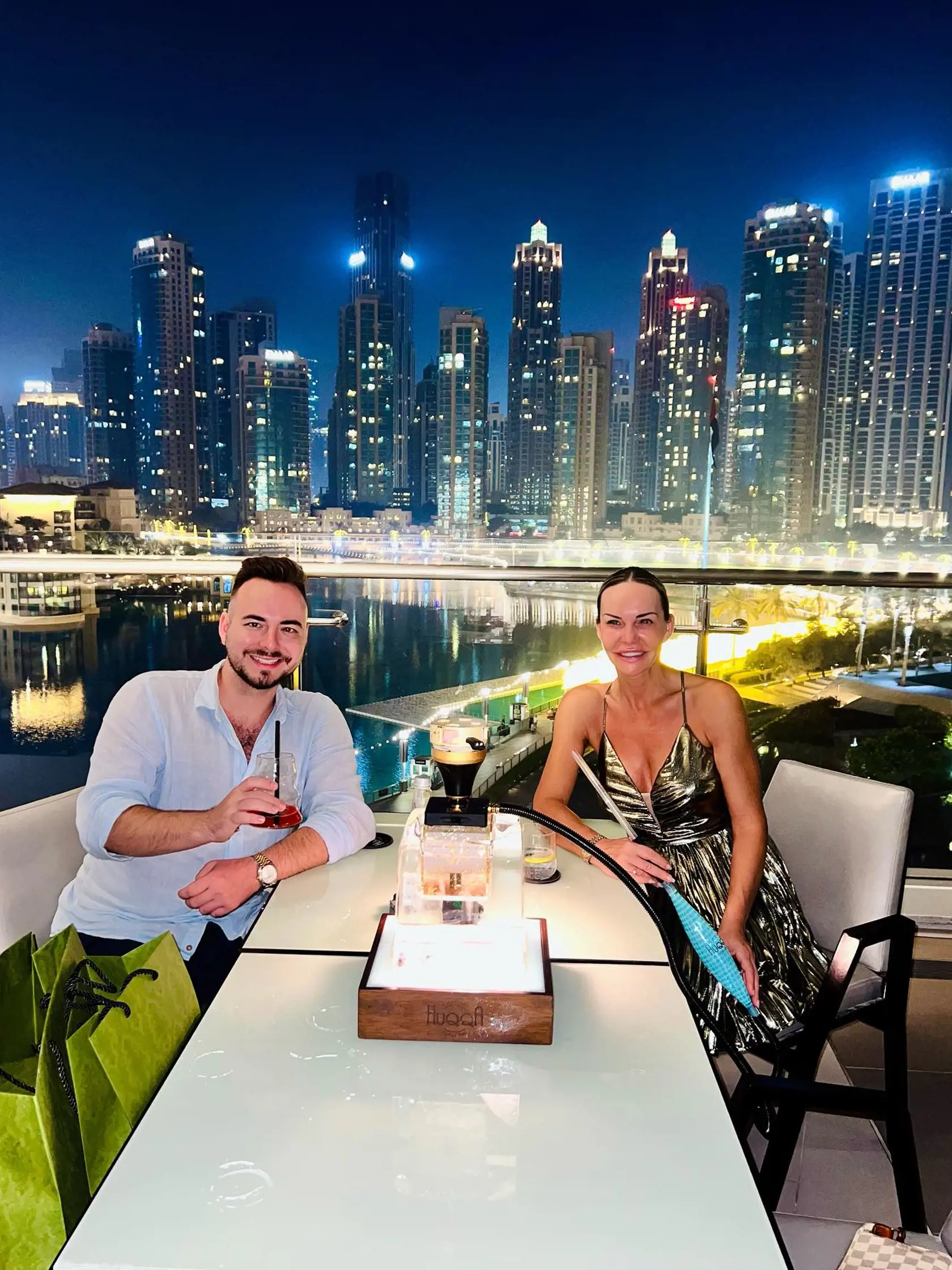 Najnovšie si išla oddýchnuť do Dubaja, kam sa vybrala aj so svojím synom Kevinom. Tentokrát na svojom instagramovom profile ukázala napríklad aj to, ako vyzerá izba v Hoteli Atlantis, The Royal, kde boli aj ubytovaní.